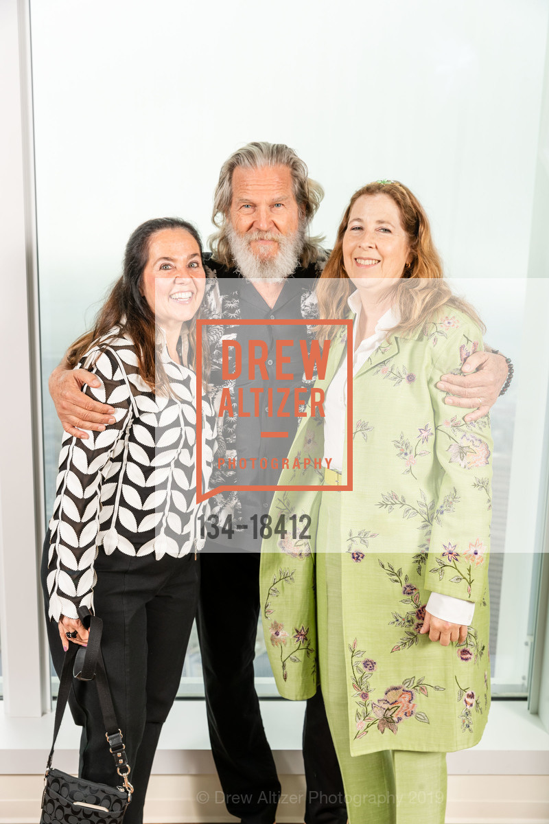 Dayna West, Jeff Bridges, Laure Woods, LymeAid 2019, Salesforce Tower, 60 and 61st Floors. 415 Mission St, May 11th, 2019, Photo #134-18412 Dayna West, Jeff Bridges, Laure Woods, Photo #134-18412