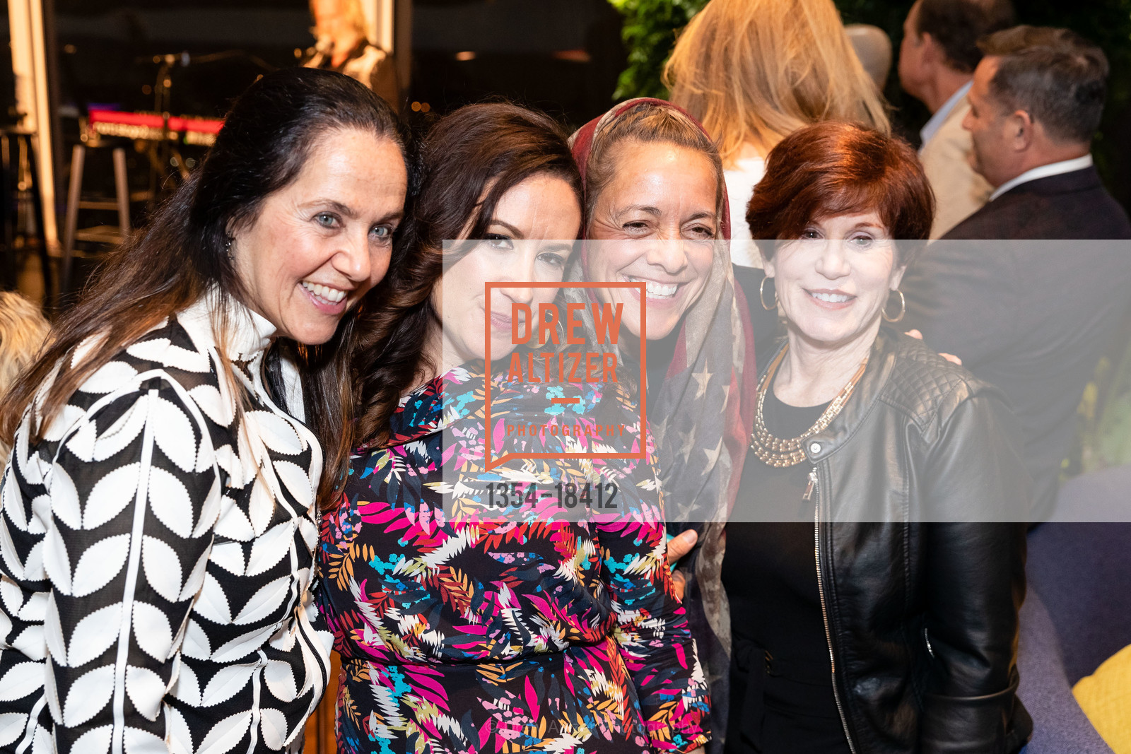 Dayna West, Dana Parish, Michealene Cristini Risley, Cynthia Hamilton, LymeAid 2019, Salesforce Tower, 60 and 61st Floors. 415 Mission St, Photo #1354-18412 Dayna West, Dana Parish, Michealene Cristini Risley, Cynthia Hamilton, Photo #1354-18412
