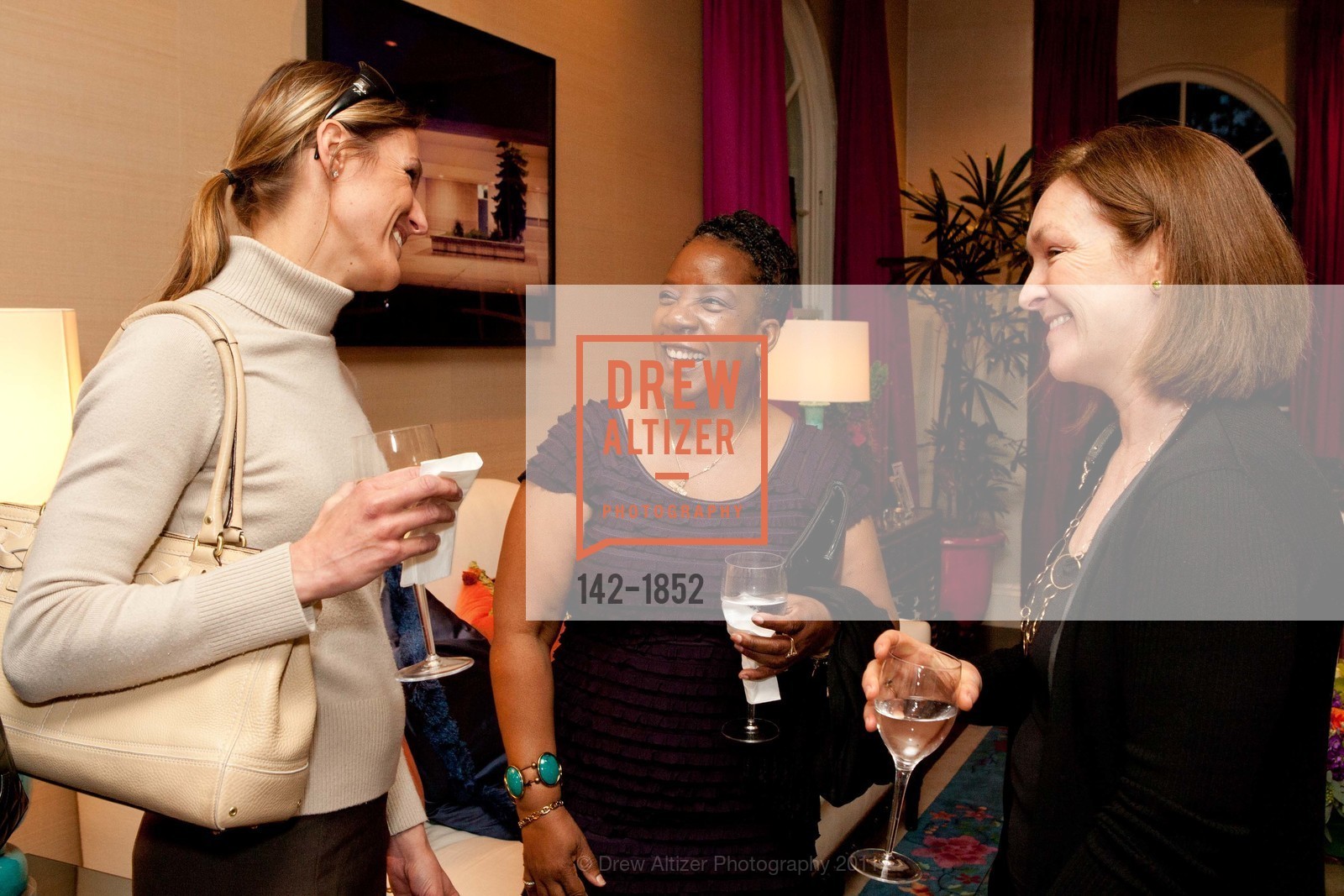 Melissa Huml, Gwen Scott, Anne Parish, Hollywood Personalities team up with San Francisco-based COMPASS FAMILY SERVICES in Support of Low Income Families, US, March 8th, 2011, Photo #142-1852 Melissa Huml, Gwen Scott, Anne Parish, Photo #142-1852
