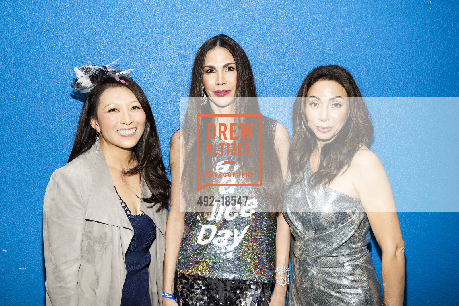 Cori Bates, Nicole Lacob, Gina Peterson, SFMOMA Art Bash 2019, SFMOMA, May 22nd, 2019, Photo #492-18547 Cori Bates, Nicole Lacob, Gina Peterson, Photo #492-18547