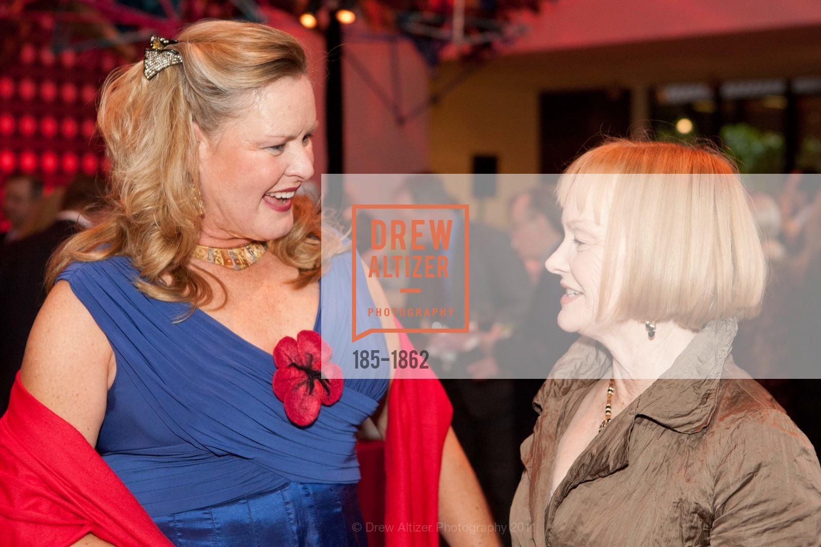 Louisa Heer, Catherine Goodman, 27th Annual BOUQUETS TO ART Opening Night Gala, DeYoung Museum. 110313-BouquetsGala, March 14th, 2011, Photo #185-1862 Louisa Heer, Catherine Goodman, Photo #185-1862