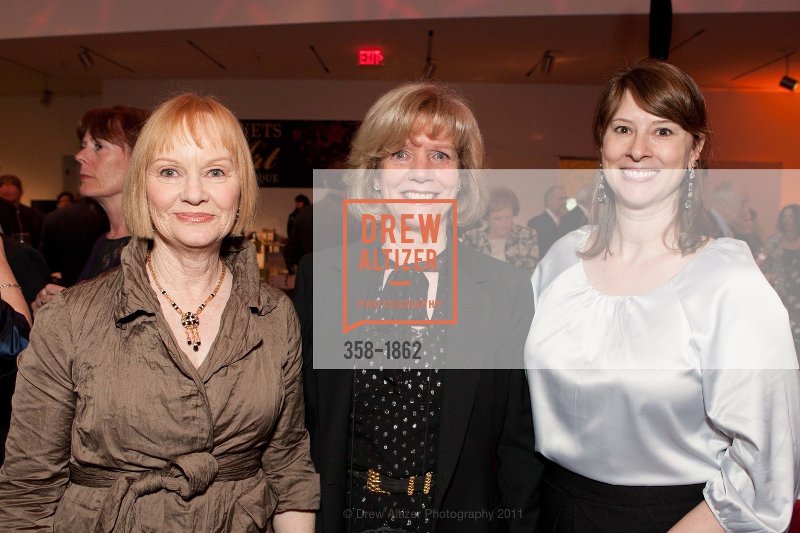 Judith Capellino, Leslie Hawkins, 27th Annual BOUQUETS TO ART Opening Night Gala, DeYoung Museum. 110313-BouquetsGala, March 14th, 2011, Photo #358-1862 Judith Capellino, Leslie Hawkins, Photo #358-1862
