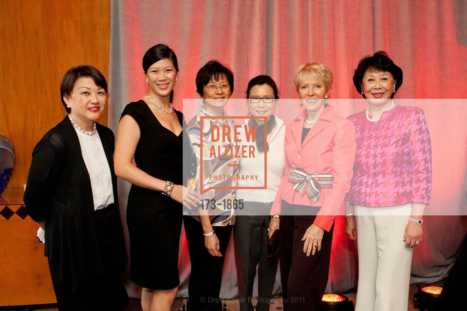 Pauline Hu, Kathy Cheng, Christine Cheng, Maria Fang, Barbara Brookins-schneider, Margaret Liu Collins, SYMPHONY Pre-Party for CAROLINA HERRERA FASHION SHOW, US, March 14th, 2011, Photo #173-1865 Pauline Hu, Kathy Cheng, Christine Cheng, Maria Fang, Barbara Brookins-schneider, Margaret Liu Collins, Photo #173-1865