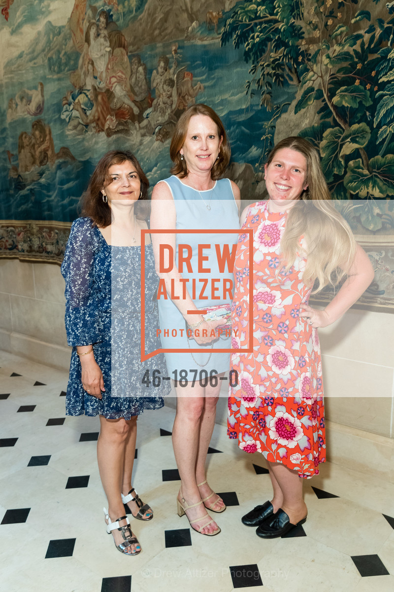 Anna Sidana, Runa Magowan, Katrina Magowan, SFAI Hosts An Evening with Annie Leibovitz, Carolands. 565 Remillard Drive, Photo #46-18706-0 Anna Sidana, Runa Magowan, Katrina Magowan, Photo #46-18706-0