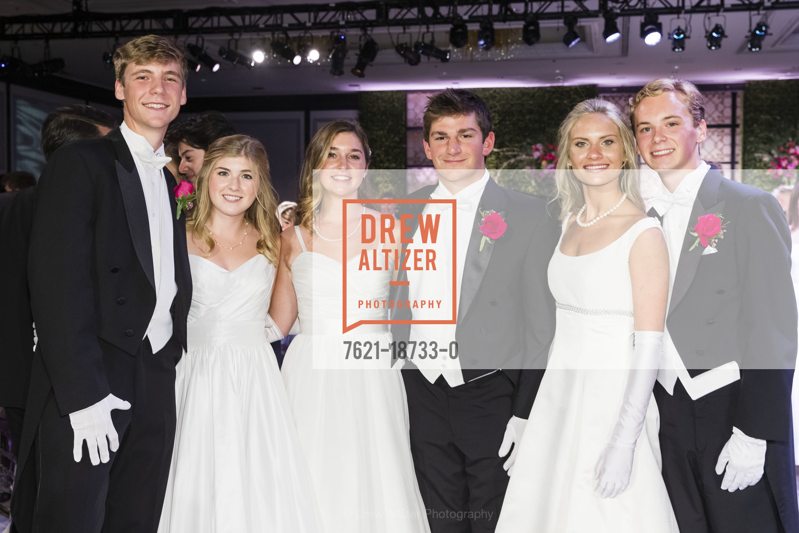 Caroline Noelle Soja, Cole Hoefer Brown, Lucy Brownlie Robbins, Jacob Aaron Klionsky, Justin Jarrot Newhard, Grace Carlton Milan, San Francisco Debutante Ball 2019, Westin St. Francis, Photo #7621-18733-0 Caroline Noelle Soja, Cole Hoefer Brown, Lucy Brownlie Robbins, Jacob Aaron Klionsky, Justin Jarrot Newhard, Grace Carlton Milan, Photo #7621-18733-0