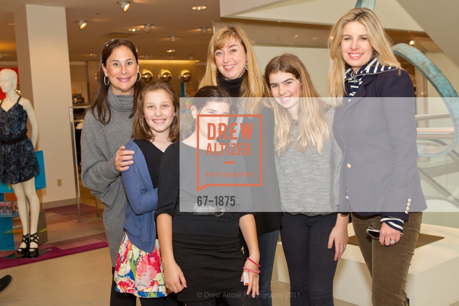 Charlotte Lehmann, Zoe Young, Alexis Levit, Suzanne Levit, CATHERINE MALANDRINO Makes Personal Appearance at NEIMAN MARCUS, US, March 17th, 2011, Photo #67-1875 Charlotte Lehmann, Zoe Young, Alexis Levit, Suzanne Levit, Photo #67-1875