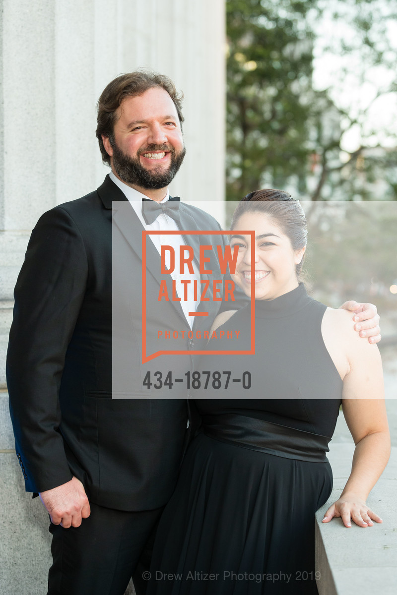 Ross Pearson, Michelle Rick, Spinsters of San Francisco Annual Ball 2019- Wonderland, war memorial opera house, June 23rd, 2019, Photo #434-18787-0 Ross Pearson, Michelle Rick, Photo #434-18787-0