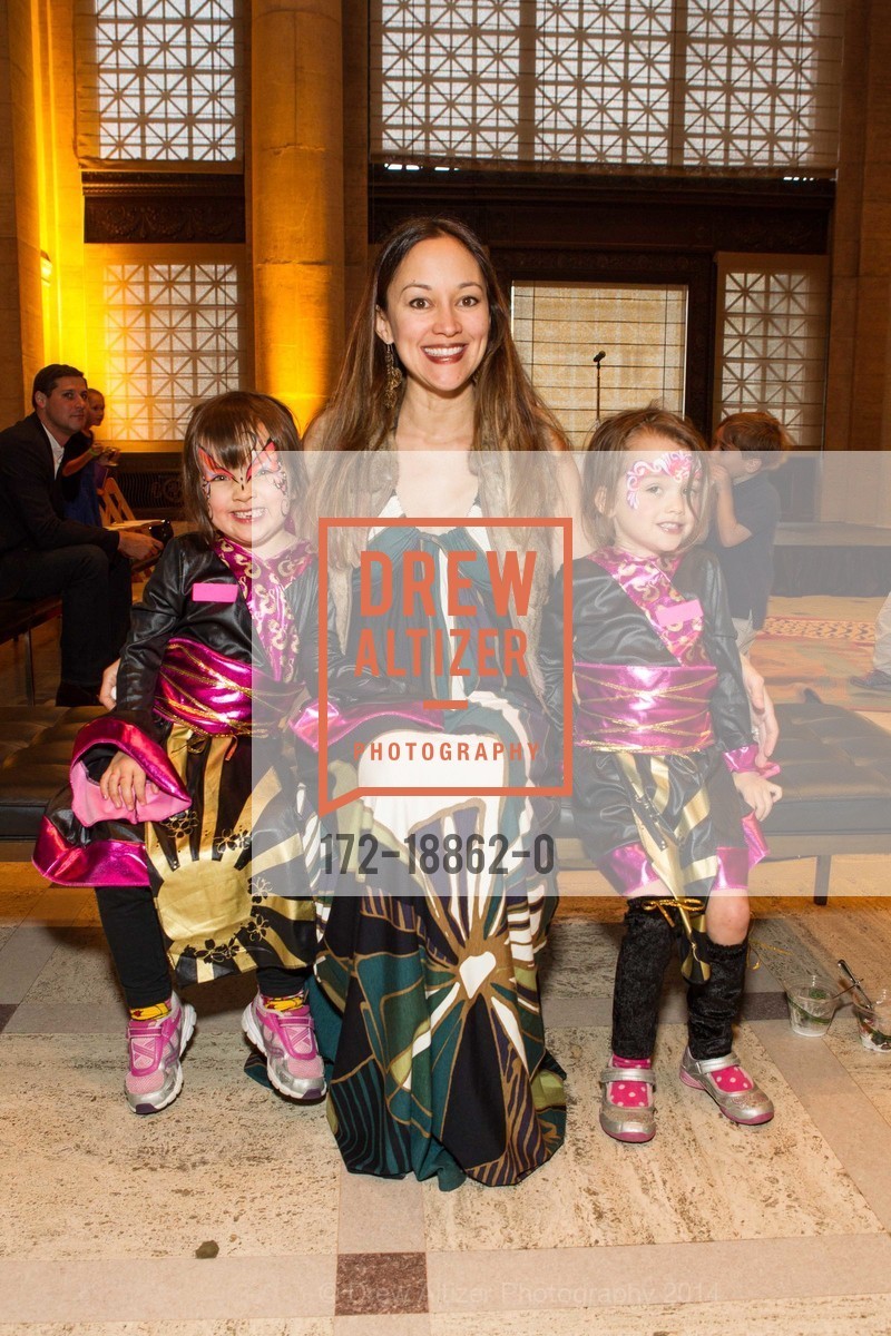Savannah Keen, Jennifer Keen, Juliana Keen, Once Upon a Time when there were Yogis, Marshals and Masters, Asian Art Museum. San Francisco, April 25th, 2014, Photo #172-18862-0 Savannah Keen, Jennifer Keen, Juliana Keen, Photo #172-18862-0