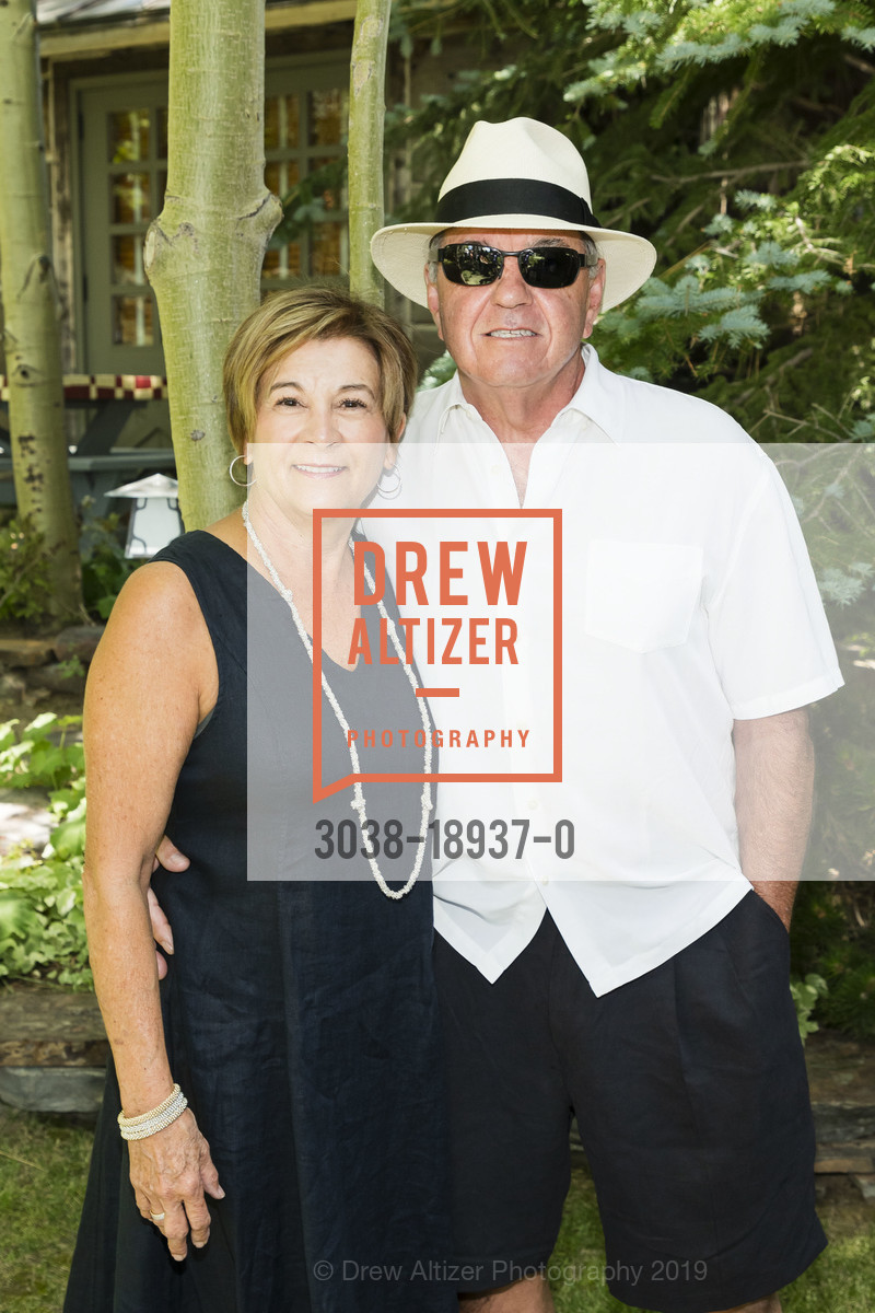 Linda Murray, Terry Murray, Saks Fifth Avenue and Oscar de La Renta Fashion Show to Benefit The League to Save Lake Tahoe 2019, Schumaker Home. 1047 Lakeshore Blvd, August 3rd, 2019, Photo #3038-18937-0 Linda Murray, Terry Murray, Photo #3038-18937-0