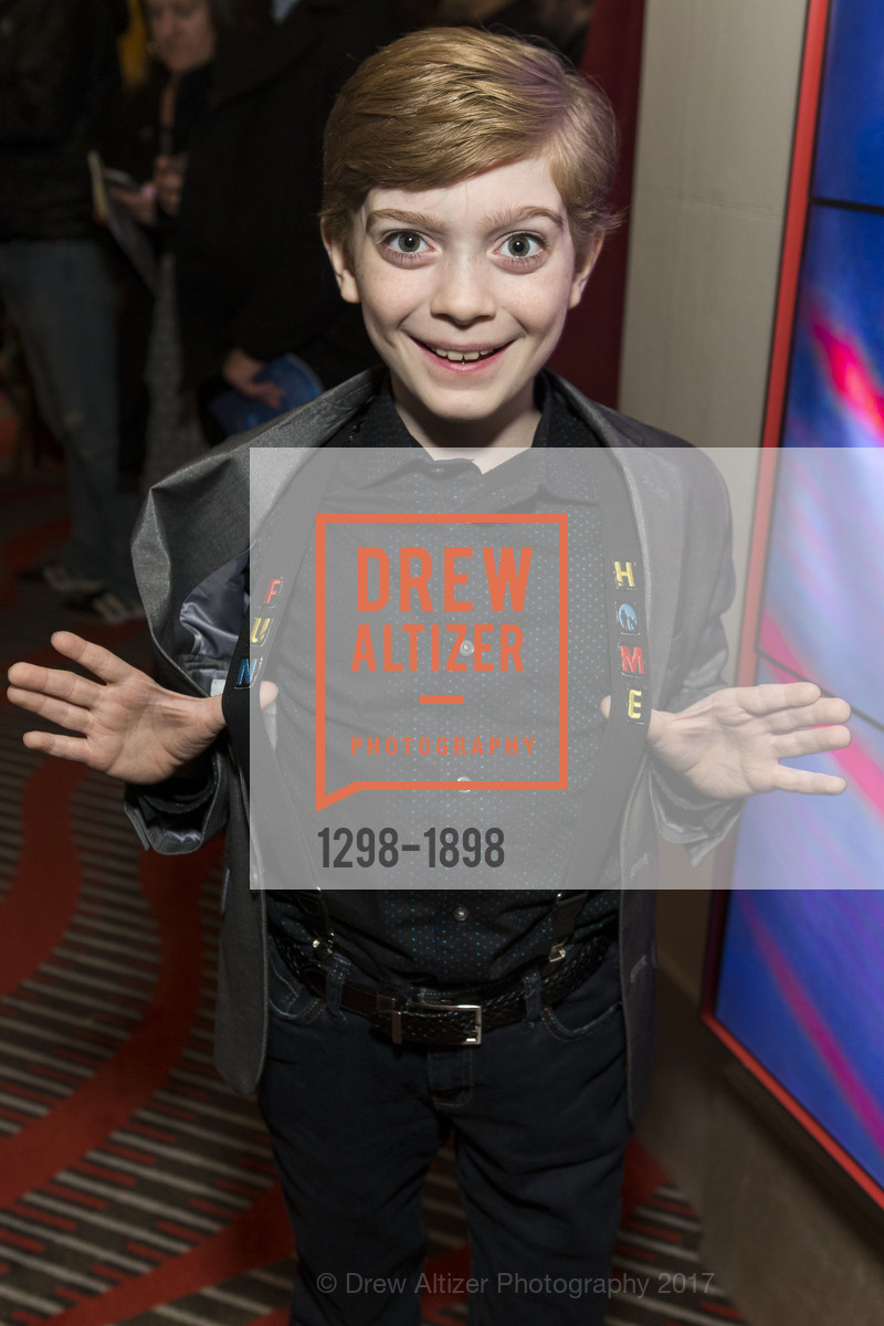 Zell Steele Morrow, FUN HOME Opening Night st the New CURRAN THEATRE, Curran Theatre. 445 Geary St, January 26th, 2017, Photo #1298-1898 Zell Steele Morrow, Photo #1298-1898