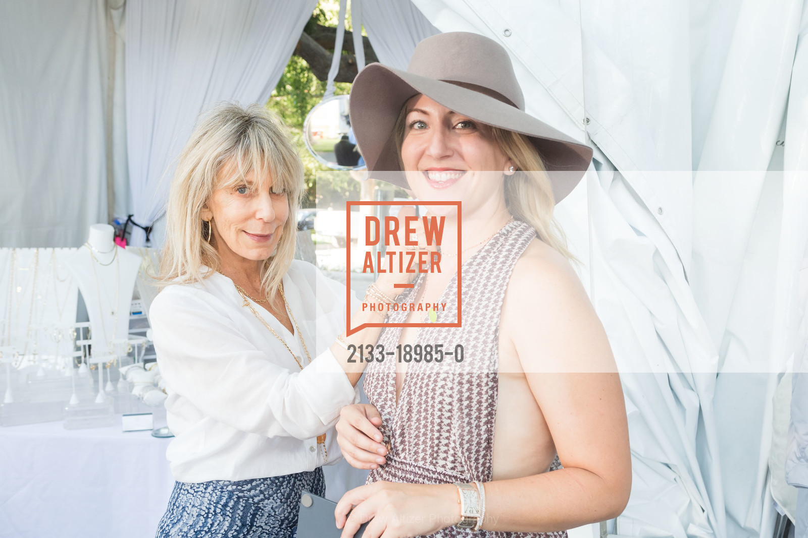 Laurie Galen, Taylor Marquez, Menlo Charity Horse Show Wild Wild West Gala 2019, Menlo Circus Club. 190 Park Lane, Photo #2133-18985-0 Laurie Galen, Taylor Marquez, Photo #2133-18985-0