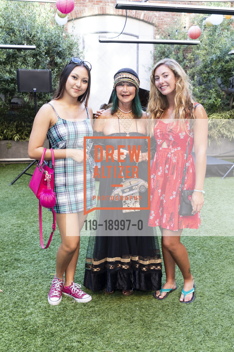 Dira Kapoor, Sheila Ash, Shannon Haupt, Photo #119-18997-0