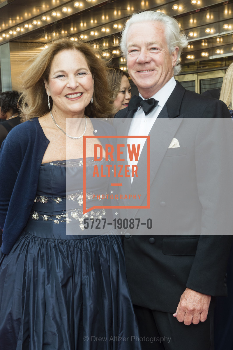 Lisa Simpson, Justin Simpson, San Francisco Symphony Opening Night Gala 2019, Davis Symphony. 201 Van Ness Ave, Photo #5727-19087-0 Lisa Simpson, Justin Simpson, Photo #5727-19087-0