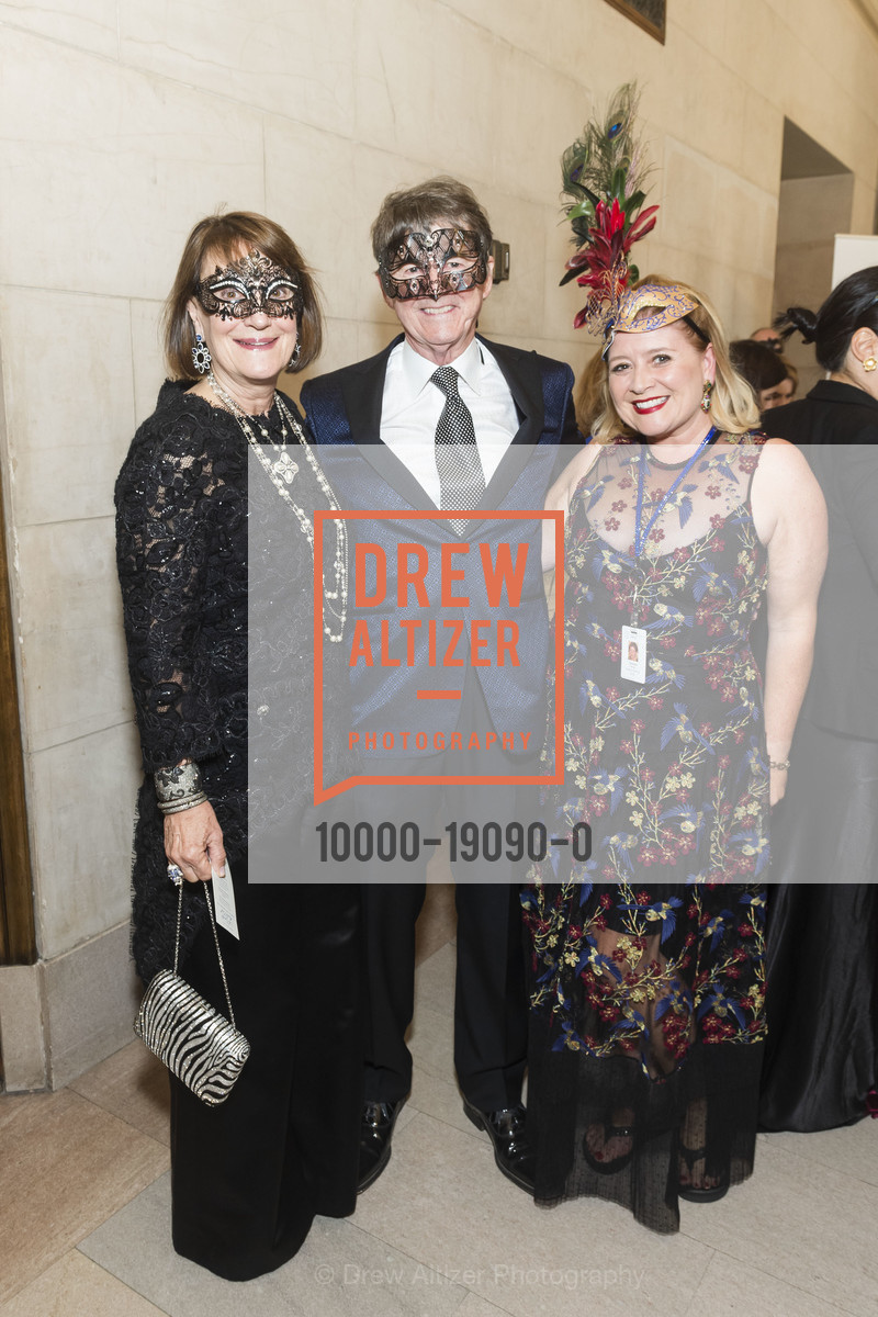 Deborah Sagues, Paul Sagues, Caroline Altman, San Francisco Opera Ball 2019, War Memorial Opera House, Photo #10000-19090-0 Deborah Sagues, Paul Sagues, Caroline Altman, Photo #10000-19090-0