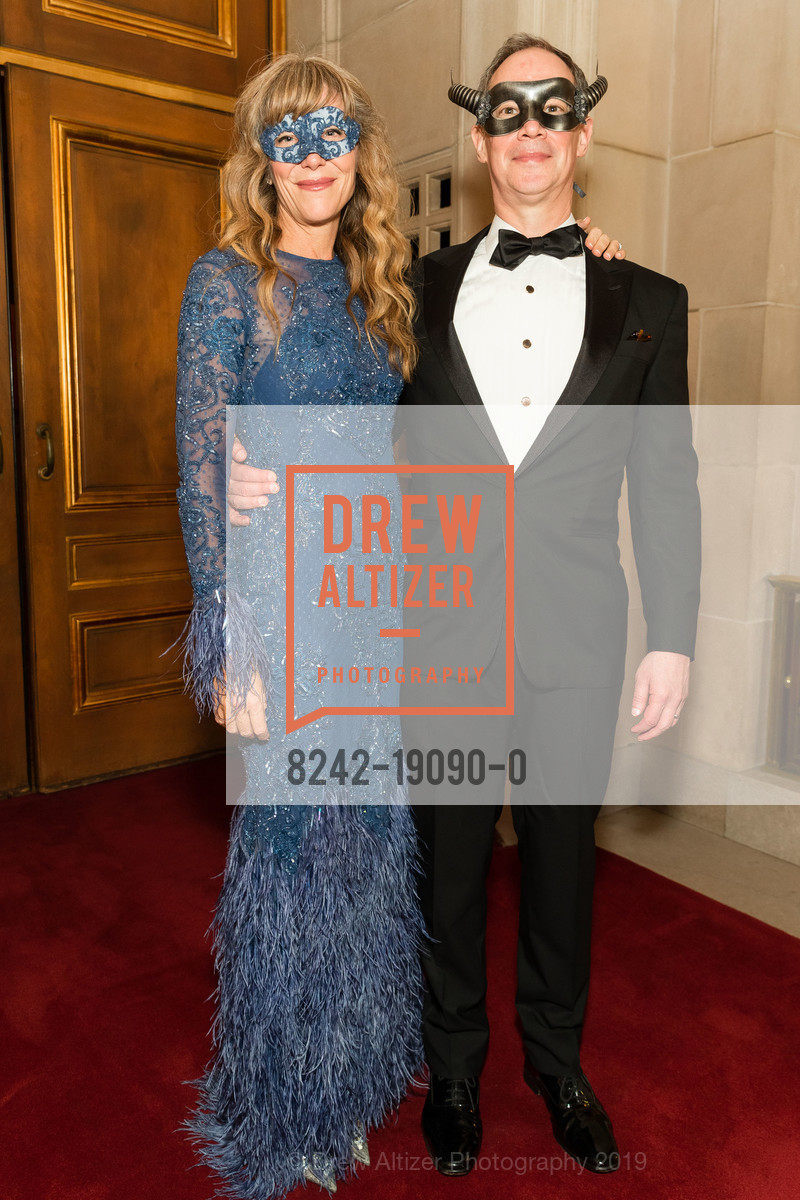 Mary Jo Kaplan, Todd Kaplan, San Francisco Opera Ball 2019, War Memorial Opera House, September 6th, 2019, Photo #8242-19090-0 Mary Jo Kaplan, Todd Kaplan, Photo #8242-19090-0