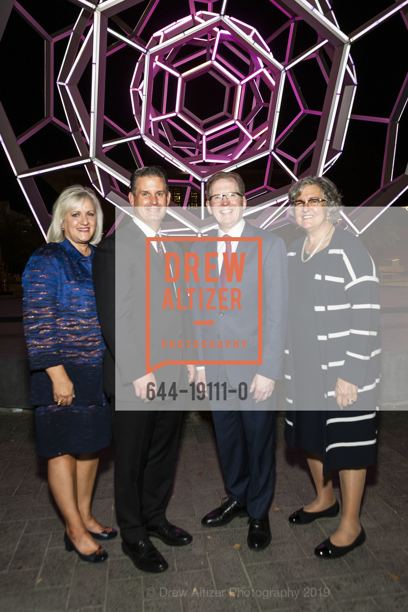 Dawna Entwistle, David Entwistle, Lloyd Minor, Lisa Ann Keamy, New Stanford Hospital Donor Dinner 2019, Stanford Hospital. 500 Pasteur Drive, September 10th, 2019, Photo #644-19111-0 Dawna Entwistle, David Entwistle, Lloyd Minor, Lisa Ann Keamy, Photo #644-19111-0