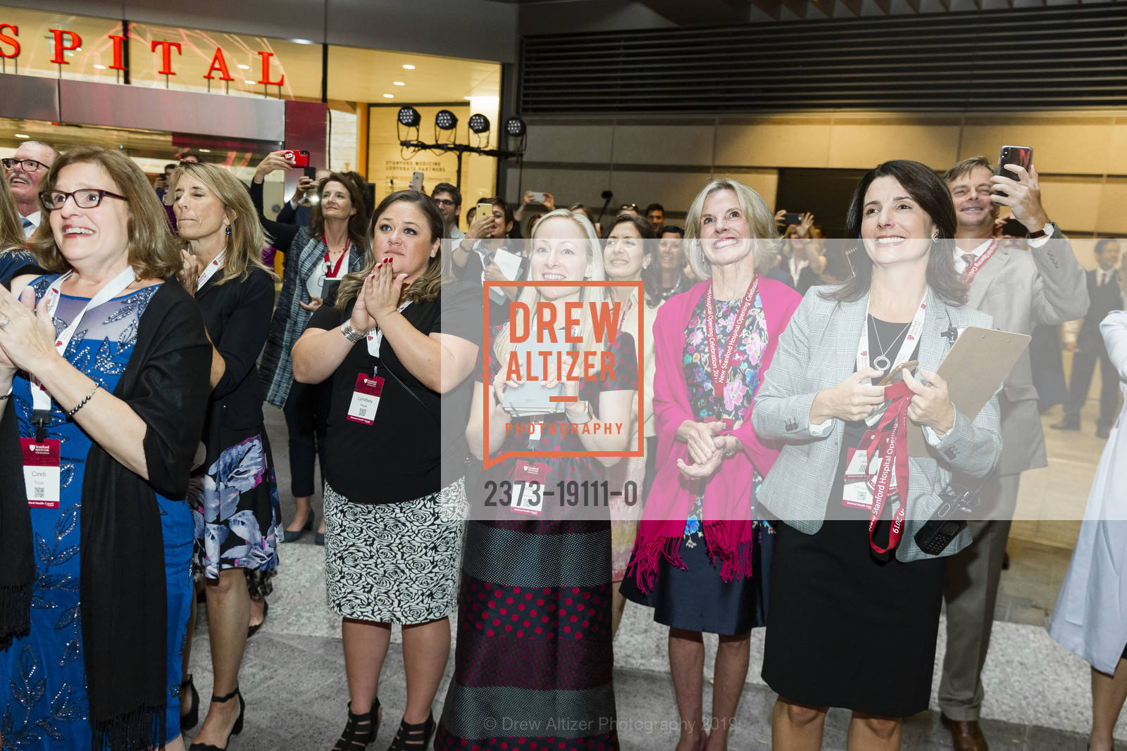 Lindsay Mack, Sheri Lockwood, Eileen DiFranco, New Stanford Hospital Donor Dinner 2019, Stanford Hospital. 500 Pasteur Drive, September 10th, 2019, Photo #2373-19111-0 Lindsay Mack, Sheri Lockwood, Eileen DiFranco, Photo #2373-19111-0