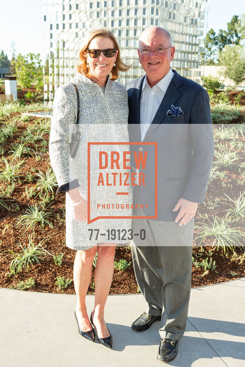 Maggie Grauer, Fred Grauer, The New Stanford Hospital Donor Reception, Stanford Hospital. 500 Pasteur Drive, September 11th, 2019, Photo #77-19123-0 Maggie Grauer, Fred Grauer, Photo #77-19123-0