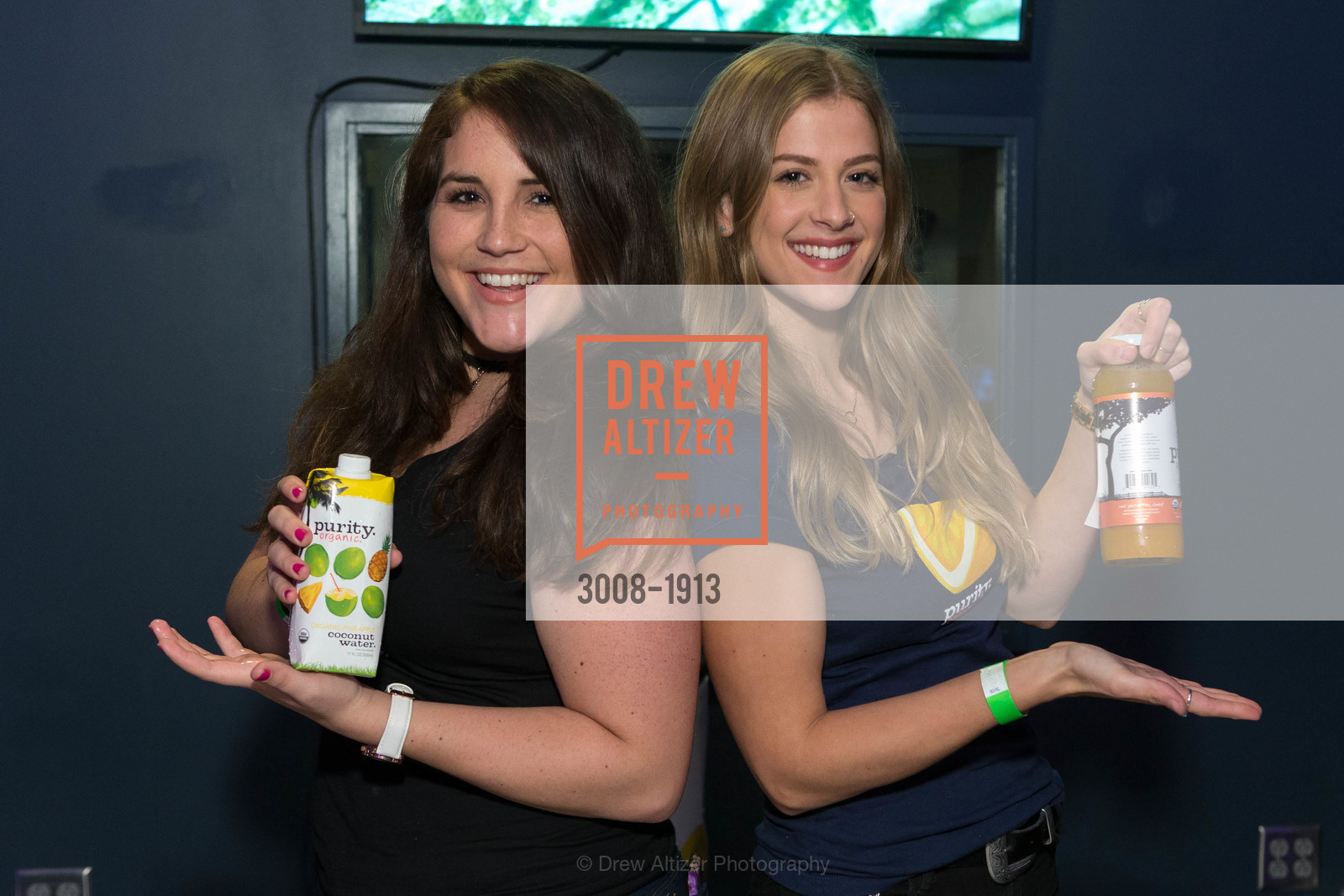 Kiara Santa Maria, Emma Covington, Science of Cocktails 2017, Exploratorium. Pier 15 Embarcadero, Photo #3008-1913 Kiara Santa Maria, Emma Covington, Photo #3008-1913