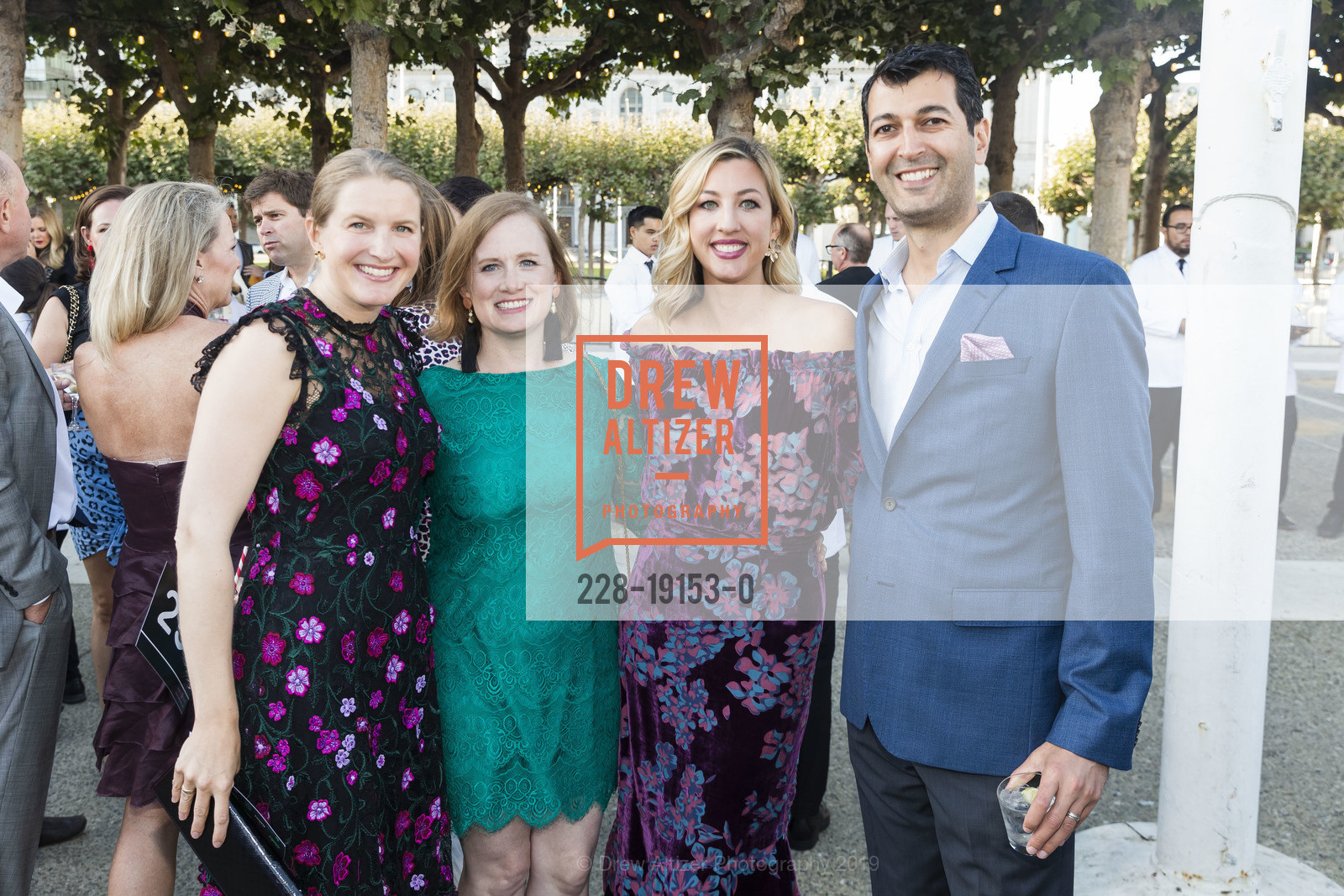 Caroline Brinckerhoff, Josselyn Eccleston, April Yarahmadi, Bo Yarahmadi, Party for the Parks 2019, Civic Center Plaza, September 14th, 2019, Photo #228-19153-0 Caroline Brinckerhoff, Josselyn Eccleston, April Yarahmadi, Bo Yarahmadi, Photo #228-19153-0