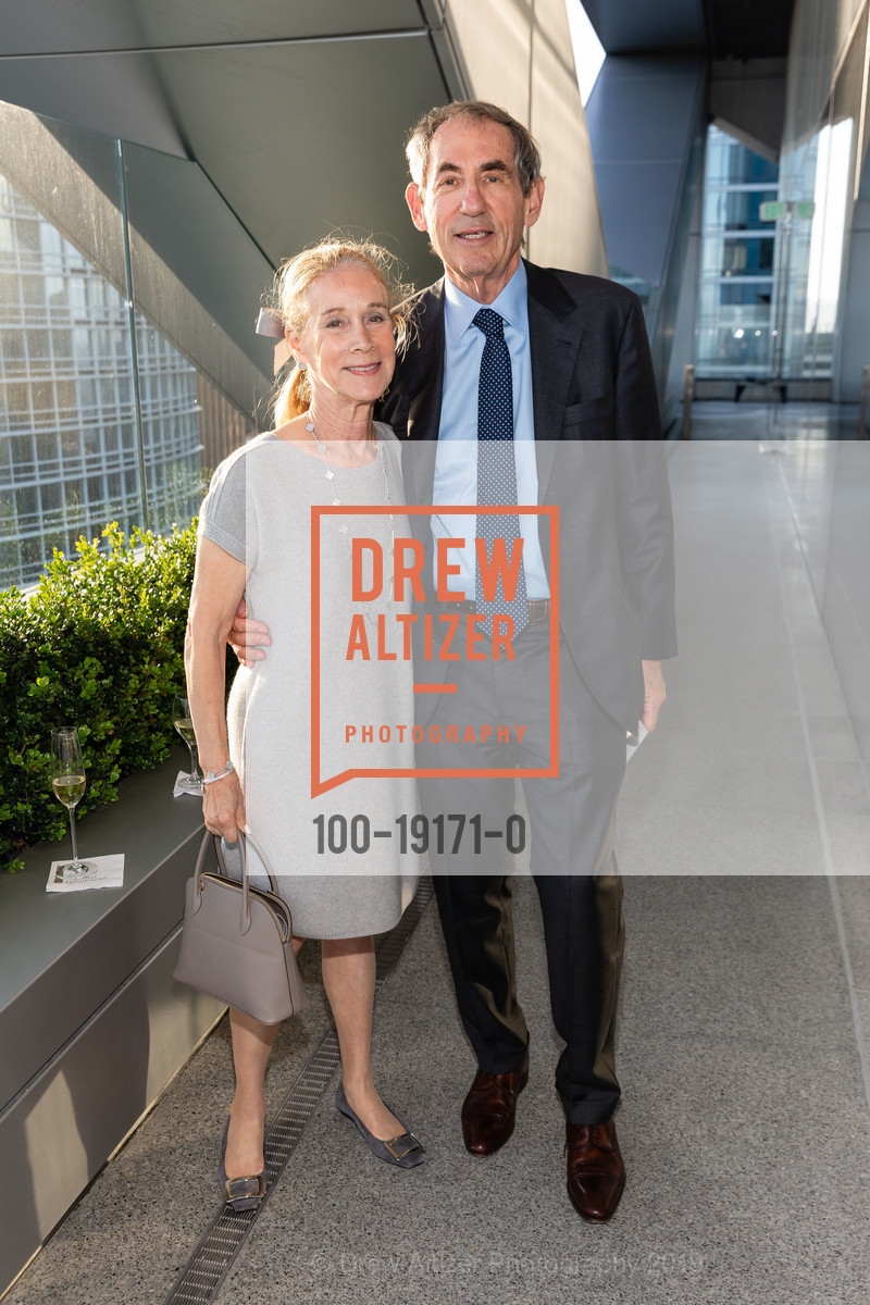 Deborah Novack, Kenneth Novack, 181 Fremont Hosts 2019 Wilkes Bashford Fundraiser, 181 Fremont Residences, Club Level, 39th Floor. 181 Fremont Street, September 18th, 2019, Photo #100-19171-0 Deborah Novack, Kenneth Novack, Photo #100-19171-0