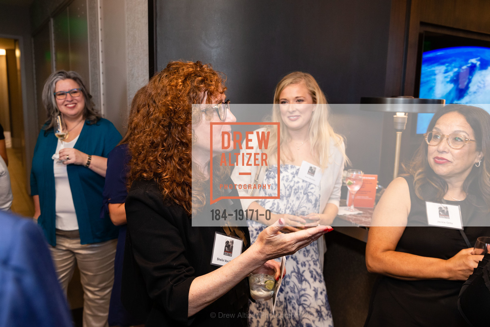 Sheila von Driska, Kate Bechtel, Jackie Ortiz, 181 Fremont Hosts 2019 Wilkes Bashford Fundraiser, 181 Fremont Residences, Club Level, 39th Floor. 181 Fremont Street, September 18th, 2019, Photo #184-19171-0 Sheila von Driska, Kate Bechtel, Jackie Ortiz, Photo #184-19171-0
