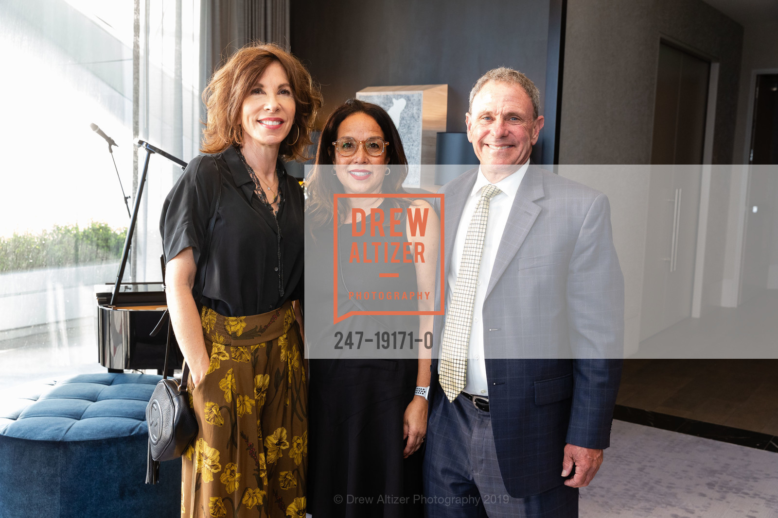 Sandra Eaton, Jackie Ortiz, Rick Forman, 181 Fremont Hosts 2019 Wilkes Bashford Fundraiser, 181 Fremont Residences, Club Level, 39th Floor. 181 Fremont Street, September 18th, 2019, Photo #247-19171-0 Sandra Eaton, Jackie Ortiz, Rick Forman, Photo #247-19171-0