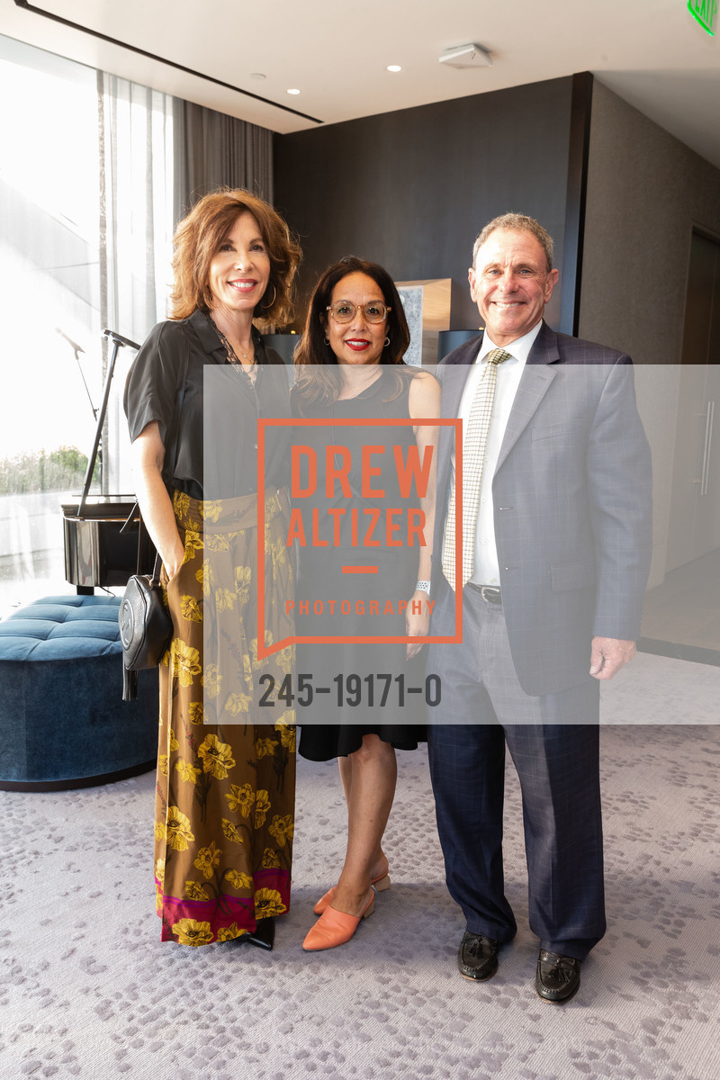 Sandra Eaton, Jackie Ortiz, Rick Forman, 181 Fremont Hosts 2019 Wilkes Bashford Fundraiser, 181 Fremont Residences, Club Level, 39th Floor. 181 Fremont Street, September 18th, 2019, Photo #245-19171-0 Sandra Eaton, Jackie Ortiz, Rick Forman, Photo #245-19171-0