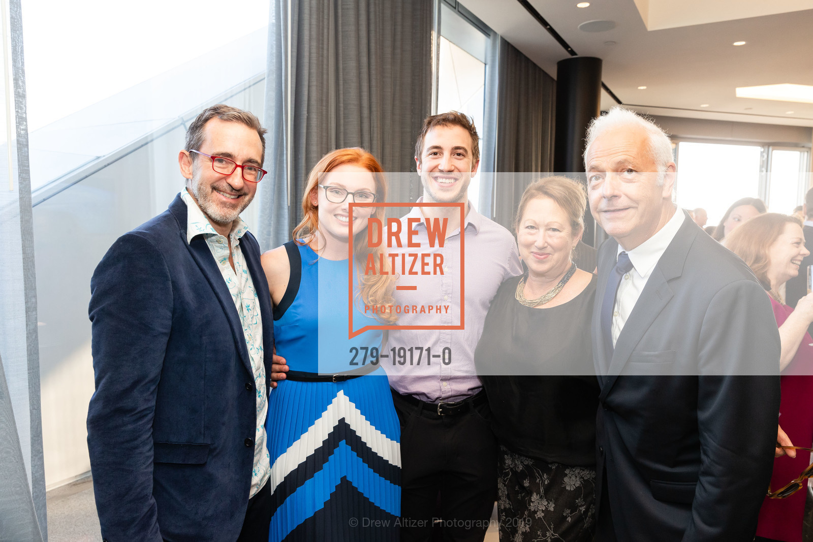 Drew Banks, Kelly Hook, Hugh Kohl, Rose de Heer, Fernando Del Campo, 181 Fremont Hosts 2019 Wilkes Bashford Fundraiser, 181 Fremont Residences, Club Level, 39th Floor. 181 Fremont Street, September 18th, 2019, Photo #279-19171-0 Drew Banks, Kelly Hook, Hugh Kohl, Rose de Heer, Fernando Del Campo, Photo #279-19171-0