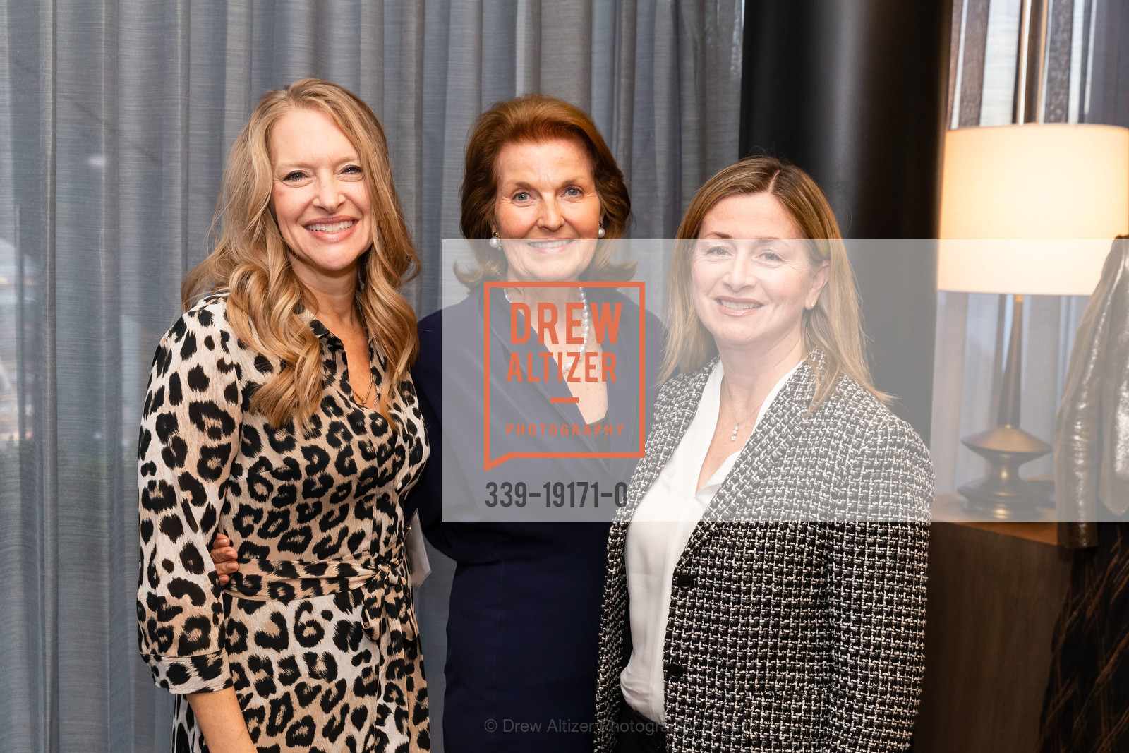 Michelle Sanger, JaMel Perkins, Becky Geller, 181 Fremont Hosts 2019 Wilkes Bashford Fundraiser, 181 Fremont Residences, Club Level, 39th Floor. 181 Fremont Street, September 18th, 2019, Photo #339-19171-0 Michelle Sanger, JaMel Perkins, Becky Geller, Photo #339-19171-0