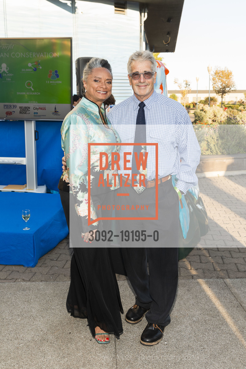 Angelique Tompkins, Paul Auerbach, Aquarium by the Bay Blue Marble Benefit 2019, Aquarium Of The Bay. Pier 39, September 20th, 2019, Photo #3092-19195-0 Angelique Tompkins, Paul Auerbach, Photo #3092-19195-0