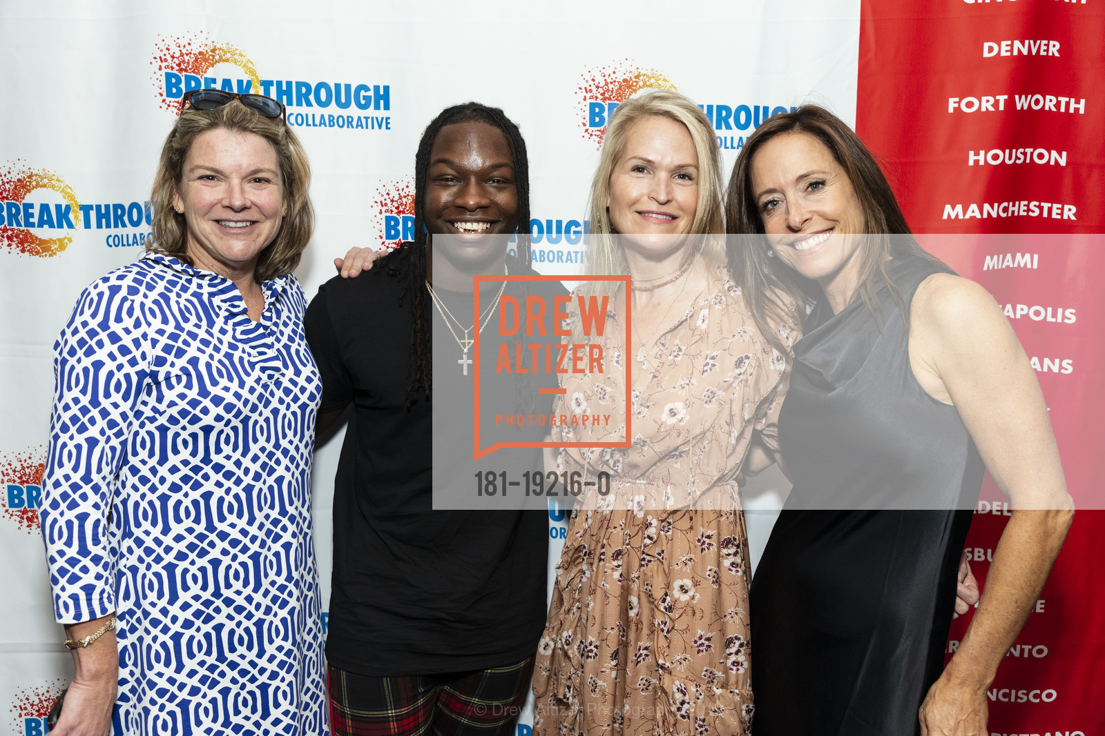 Liesl Moldow, Chris Lee, Abigail Froeb, Karla Joyce, Catch The Breakthrough Spirit Luncheon 2019, Julia Morgan Ballroom. 465 California, September 26th, 2019, Photo #181-19216-0 Liesl Moldow, Chris Lee, Abigail Froeb, Karla Joyce, Photo #181-19216-0