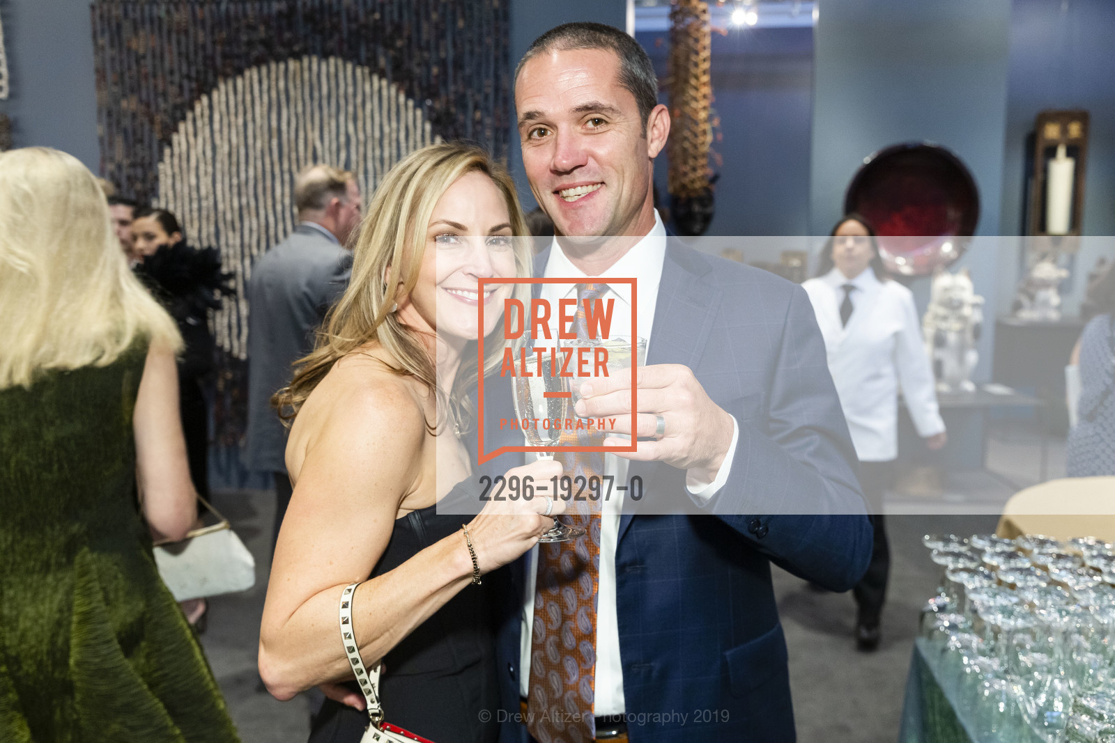 Julie Rootes, John Rootes, The San Francisco Fall Show Opening Night Preview Gala 2019, Fort Mason Festival Pavilion, October 2nd, 2019, Photo #2296-19297-0 Julie Rootes, John Rootes, Photo #2296-19297-0
