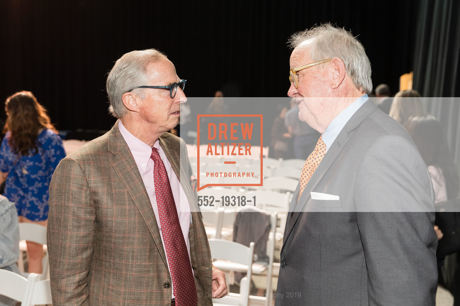 Timothy Marks, ICAA Annual Fall Antique Show Lunch and Lecture, Fort Mason Festival Pavillion, October 4th, 2019, Photo #552-19318-1 Timothy Marks, Photo #552-19318-1