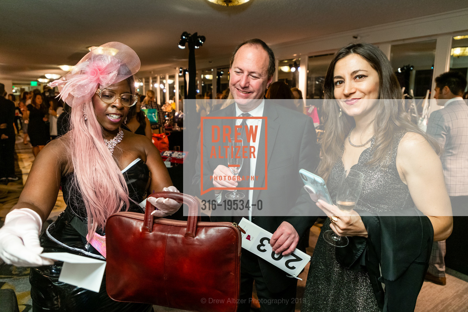 Kim Hyde, Tom Volking, Christina Ciccone, This Old Bag: The Power of The Purse 2019, Fairmont Hotel, October 25th, 2019, Photo #316-19534-0 Kim Hyde, Tom Volking, Christina Ciccone, Photo #316-19534-0