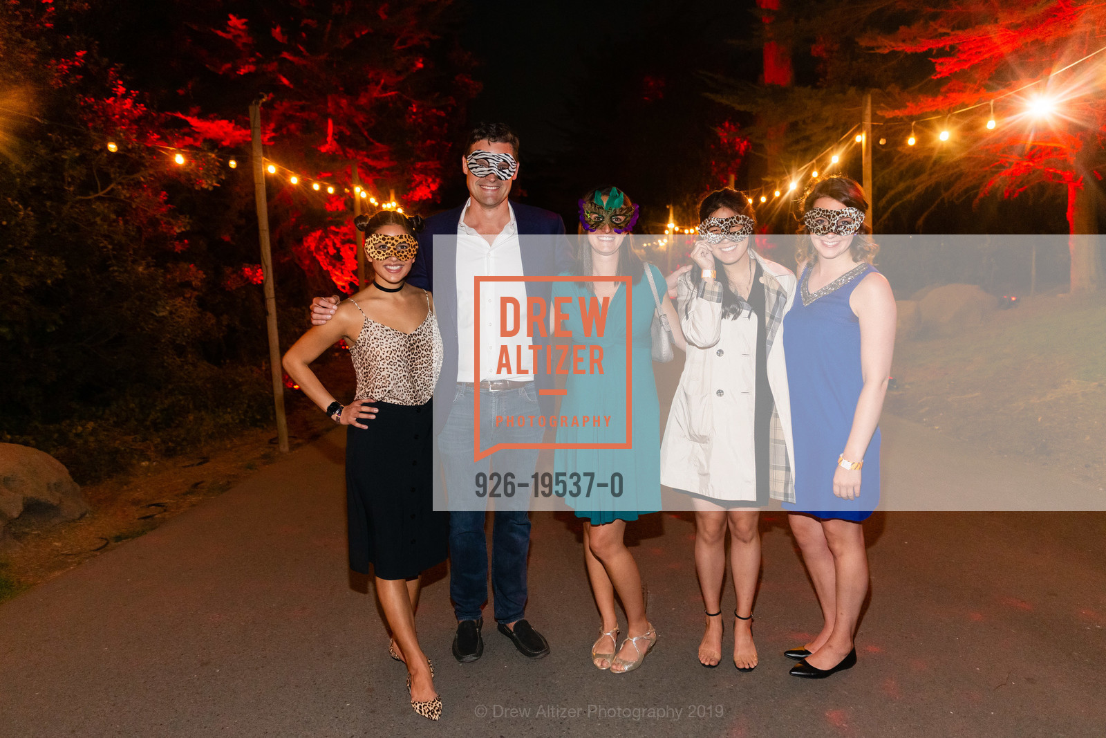 Jenna Laszlo, John Flynn, Alix Flynn, Audrey Shen, Cara Hartwig, SF Zoo's Fur Ball 2019: MasqueROAR, SF Zoo. Sloat Blvd. & Great Highway, October 25th, 2019, Photo #926-19537-0 Jenna Laszlo, John Flynn, Alix Flynn, Audrey Shen, Cara Hartwig, Photo #926-19537-0
