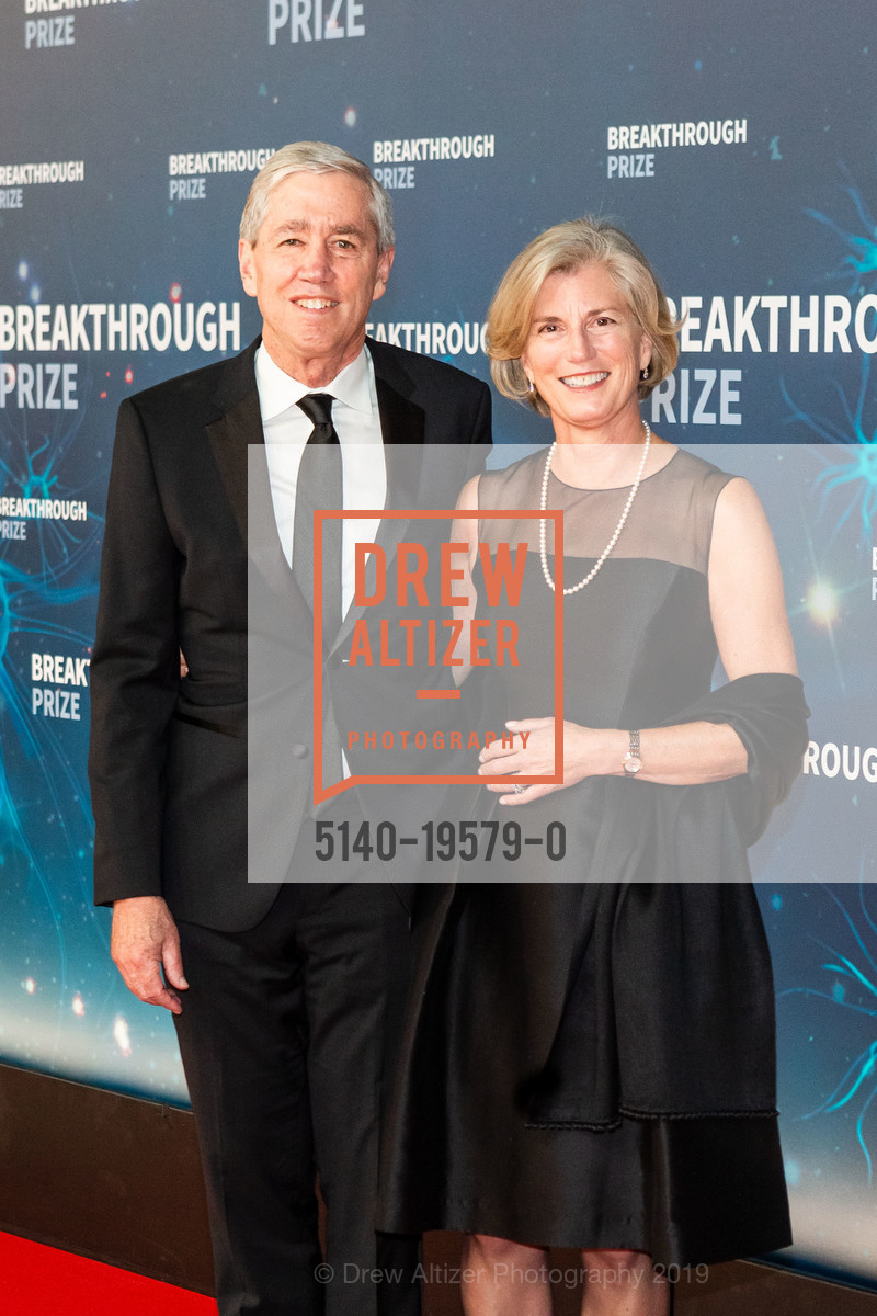 Richard P. Lifton, Deborah Lifton, 8th Annual Breakthrough Prize Awards, NASA Ames Research Center, Hangar One. Moffett Federal Airfield, November 3rd, 2019, Photo #5140-19579-0 Richard P. Lifton, Deborah Lifton, Photo #5140-19579-0