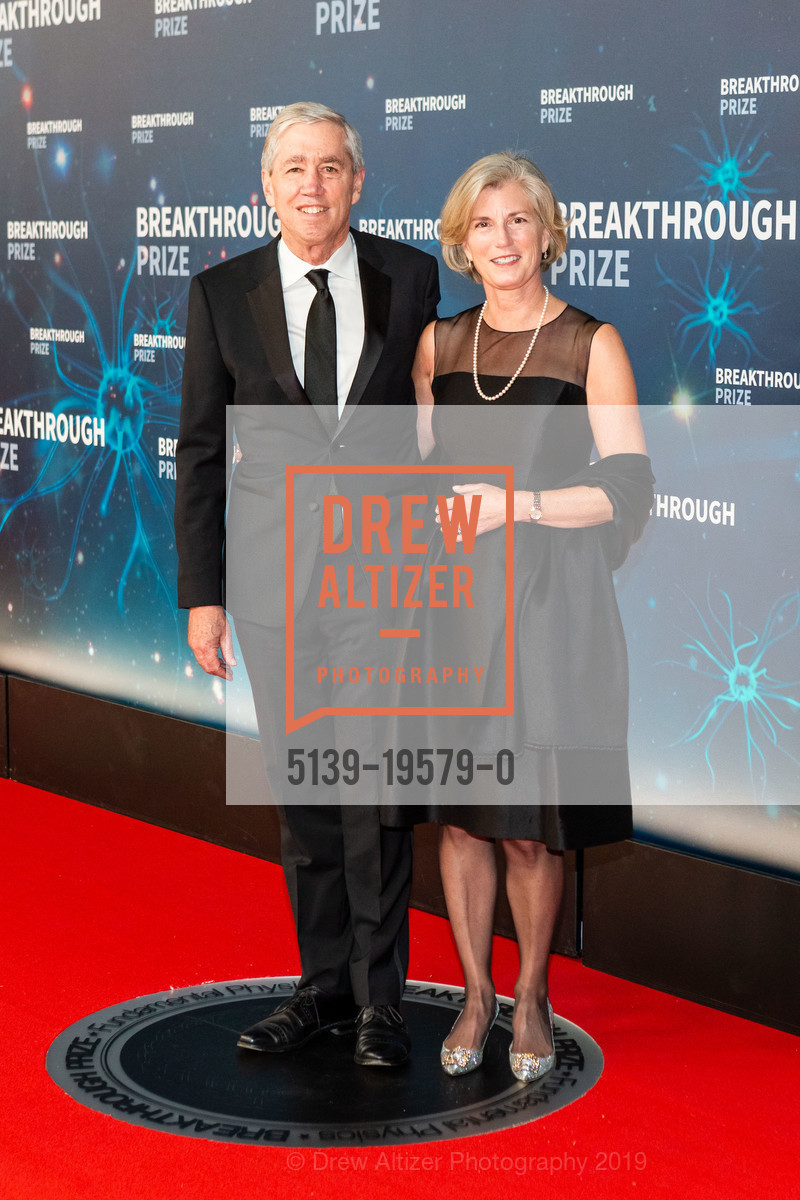 Richard P. Lifton, Deborah Lifton, 8th Annual Breakthrough Prize Awards, NASA Ames Research Center, Hangar One. Moffett Federal Airfield, November 3rd, 2019, Photo #5139-19579-0 Richard P. Lifton, Deborah Lifton, Photo #5139-19579-0