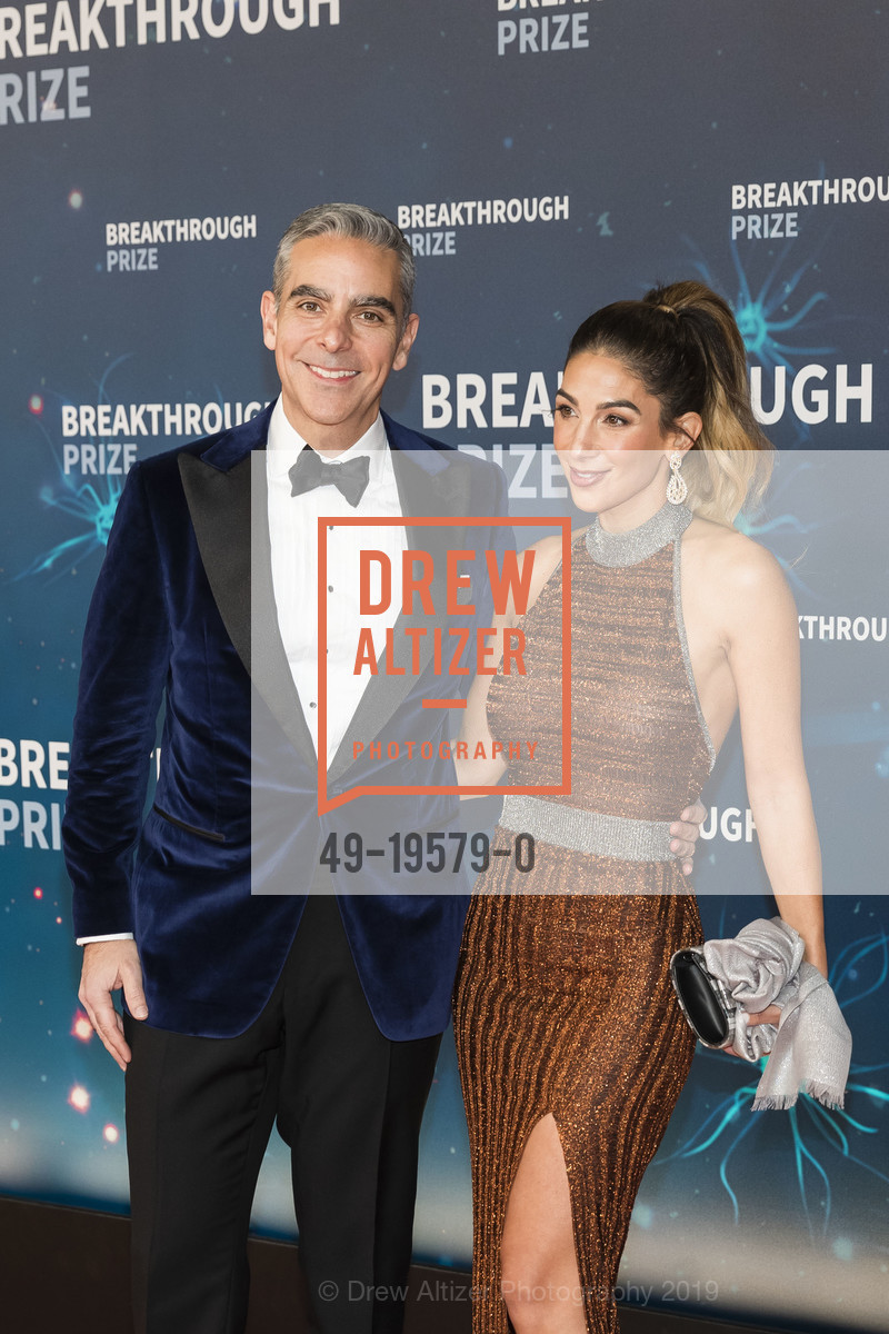 David Marcus, Fanny Marcus, 8th Annual Breakthrough Prize Awards, NASA Ames Research Center, Hangar One. Moffett Federal Airfield, November 3rd, 2019, Photo #49-19579-0 David Marcus, Fanny Marcus, Photo #49-19579-0