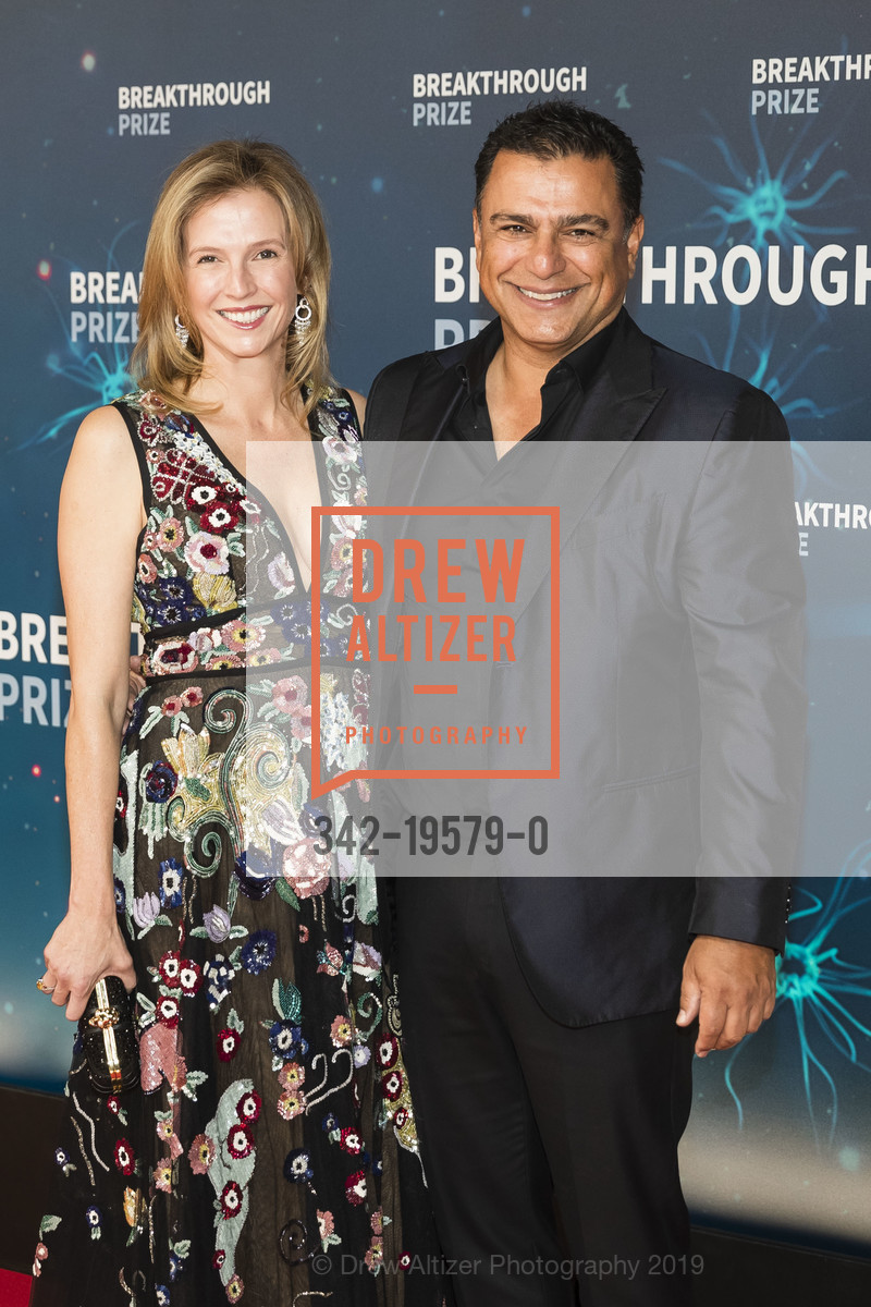 Gisel Kordestani, Omid Kordestani, 8th Annual Breakthrough Prize Awards, NASA Ames Research Center, Hangar One. Moffett Federal Airfield, November 3rd, 2019, Photo #342-19579-0 Gisel Kordestani, Omid Kordestani, Photo #342-19579-0