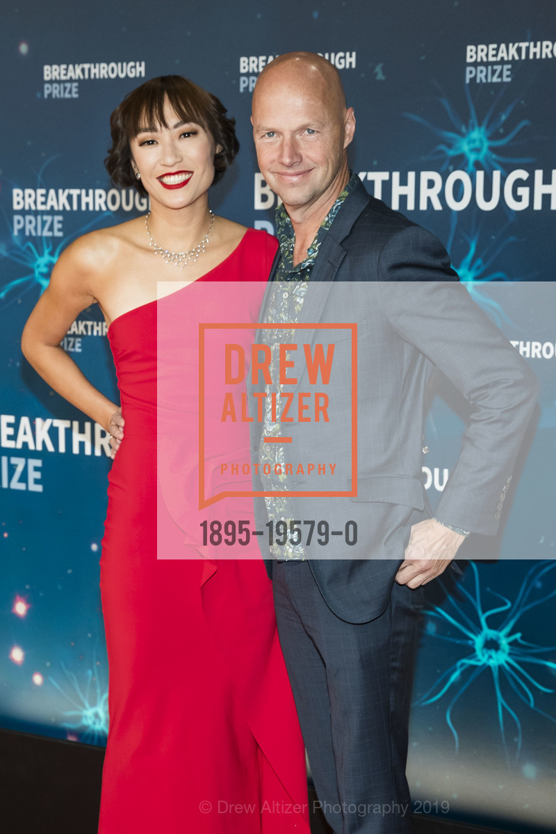 Doreen Xia, Sebastian Thrun, 8th Annual Breakthrough Prize Awards, NASA Ames Research Center, Hangar One. Moffett Federal Airfield, November 3rd, 2019, Photo #1895-19579-0 Doreen Xia, Sebastian Thrun, Photo #1895-19579-0