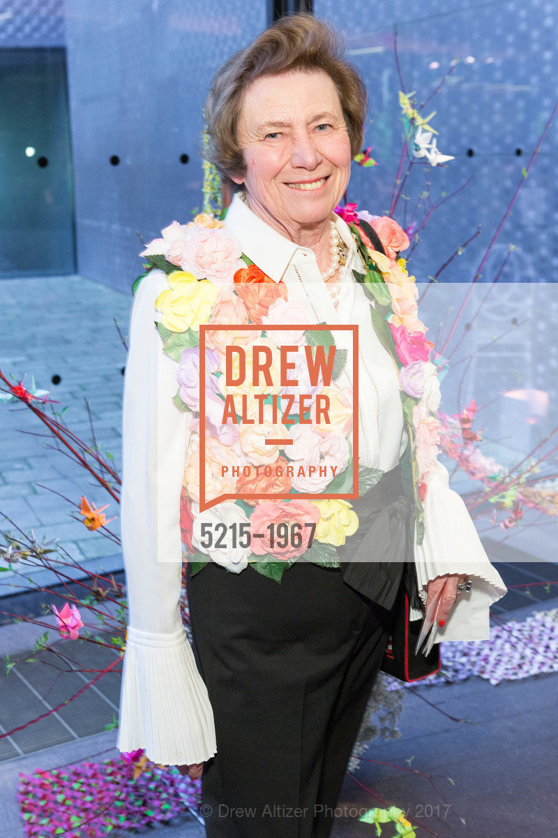 Sally Ricca, Bouquets to Art 2017 at the de Young Museum, de Young Museum, March 13th, 2017, Photo #5215-1967 Sally Ricca, Photo #5215-1967