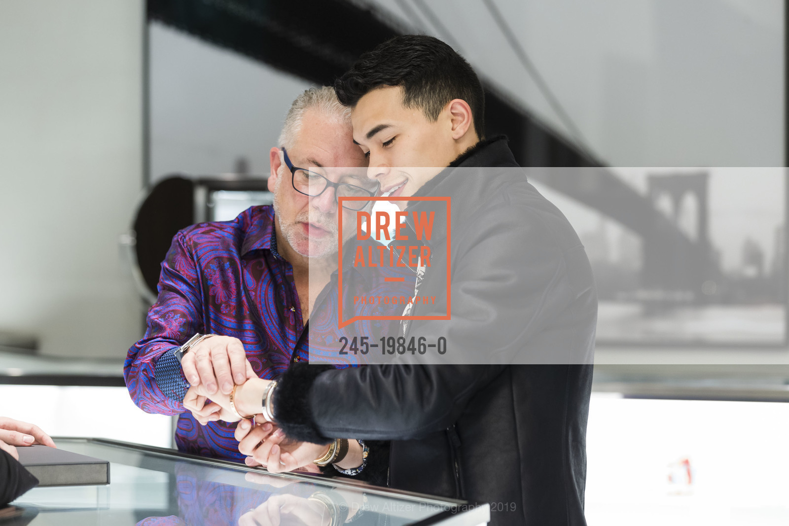 Robert Pette, Eduardo Cansino, Tiffany & Co. Palo Alto Holiday Event 2019, Tiffany & Co. 149 Stanford Shopping Center, December 5th, 2019, Photo #245-19846-0 Robert Pette, Eduardo Cansino, Photo #245-19846-0