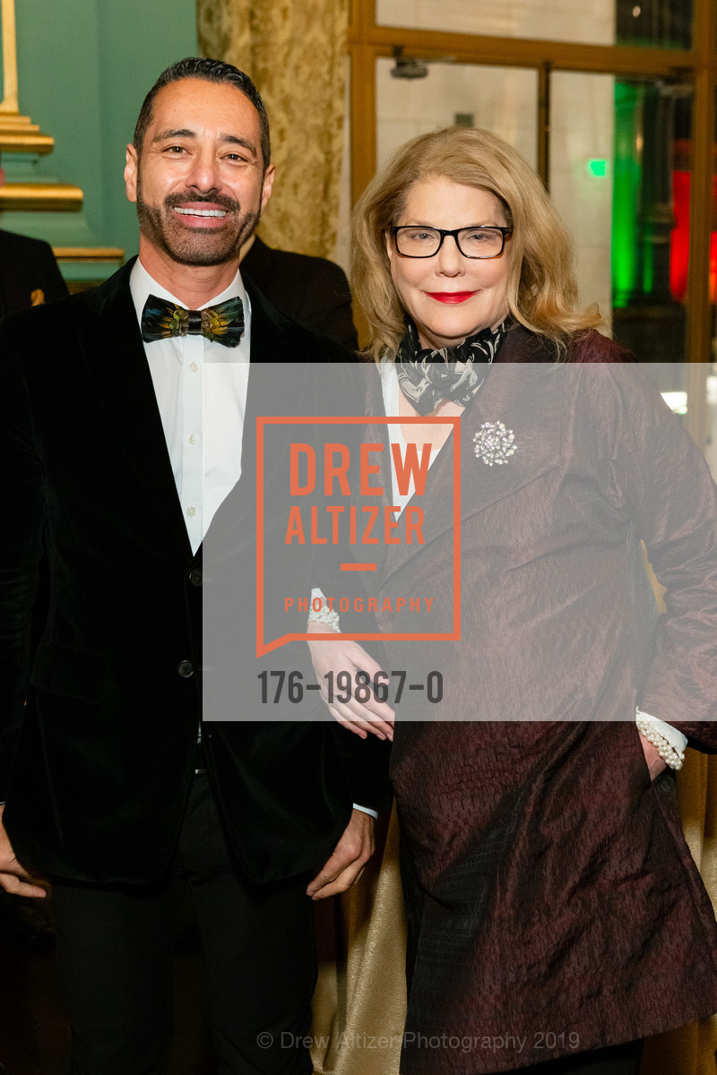 Jonathan Patrizio, Linda Gordon, Photo #176-19867-0