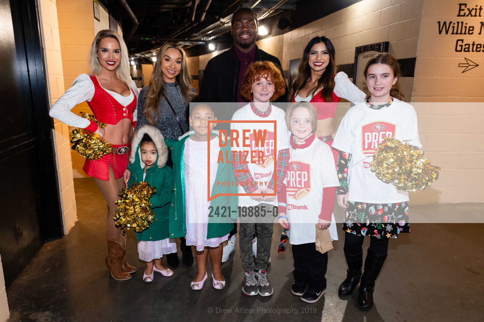 Sarah, Andrea Avila, Ian Williams, Jessica, Reid Bardin, William, Kira Barden, Holiday Heroes 2019, Oracle Park. 24 willie mays plaza, December 10th, 2019, Photo #2421-19885-0 Sarah, Andrea Avila, Ian Williams, Jessica, Reid Bardin, William, Kira Barden, Photo #2421-19885-0