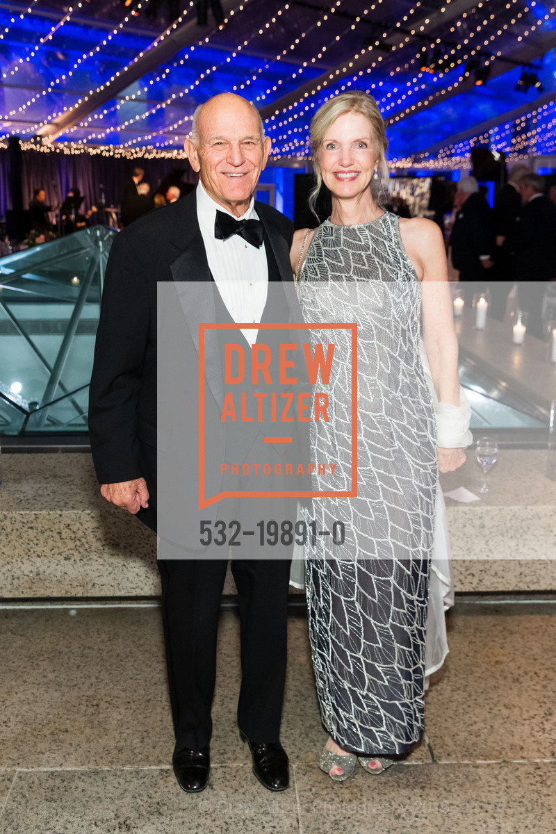 Paul Violich, Andrea Schultz, Elegant Evening in the Court of Honor, Legion of Honor, December 10th, 2019, Photo #532-19891-0 Paul Violich, Andrea Schultz, Photo #532-19891-0