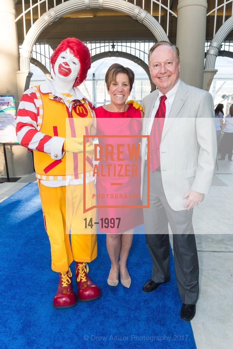 Ronald McDonald, Susan Kresek, Robert Kresek, Ronald McDonald House at Stanford's 2017 House Party!, "Expect the Unexpected", San Mateo County History Museum and it's square. 2200 Broadway Redwood City, California 94063, April 1st, 2017, Photo #14-1997 Ronald McDonald, Susan Kresek, Robert Kresek, Photo #14-1997