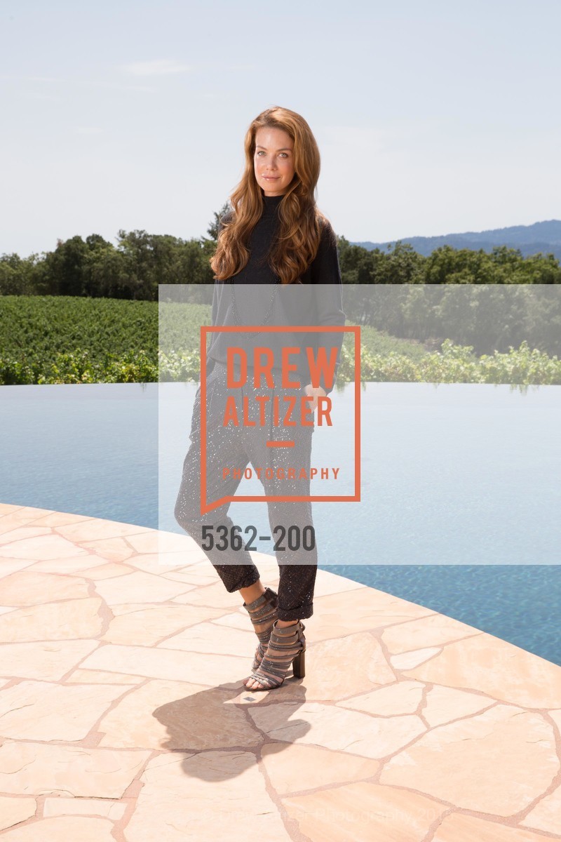 Model, Gucci & Vogue Dinner, P\. 56 Auberge Rd, July 19th, 2015, Photo #5362-200 Model, Photo #5362-200