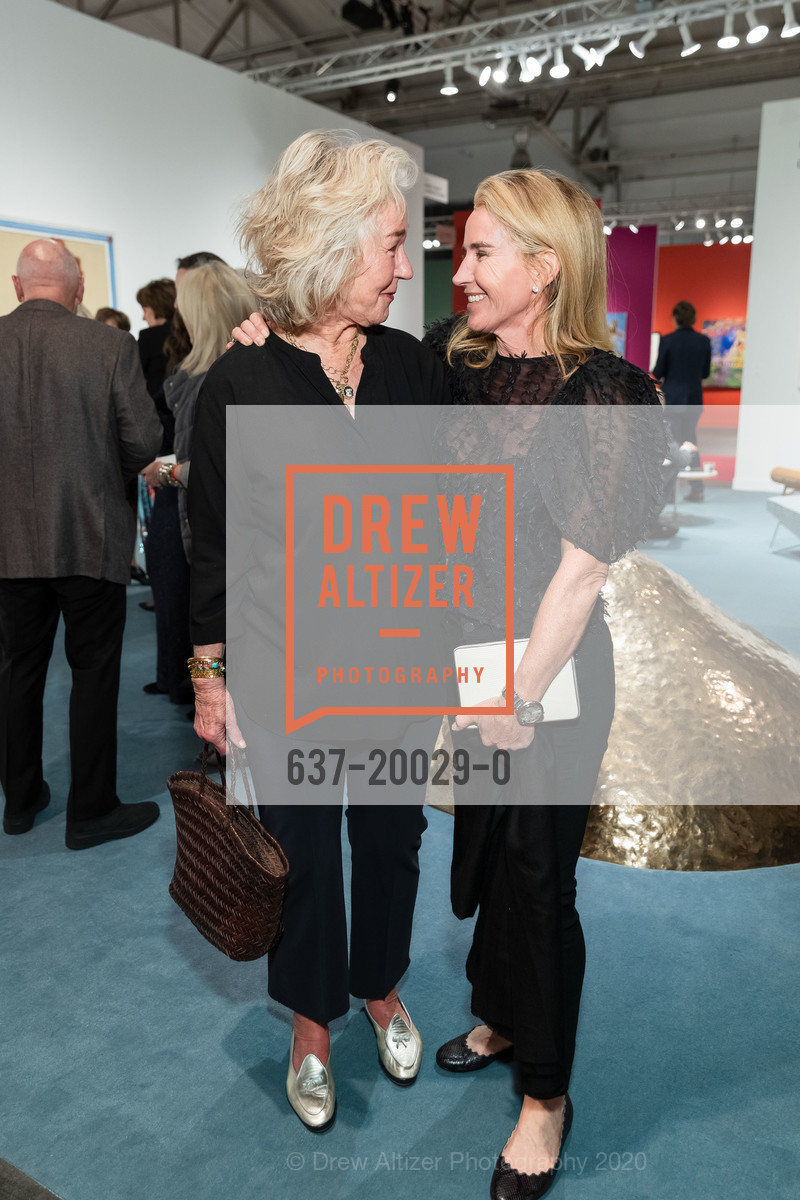 Susie Tompkins Buell, Summer Tompkins Walker, FOG Design+Art Preview Gala 2020, Fort Mason Festival Pavilion, January 15th, 2020, Photo #637-20029-0 Susie Tompkins Buell, Summer Tompkins Walker, Photo #637-20029-0