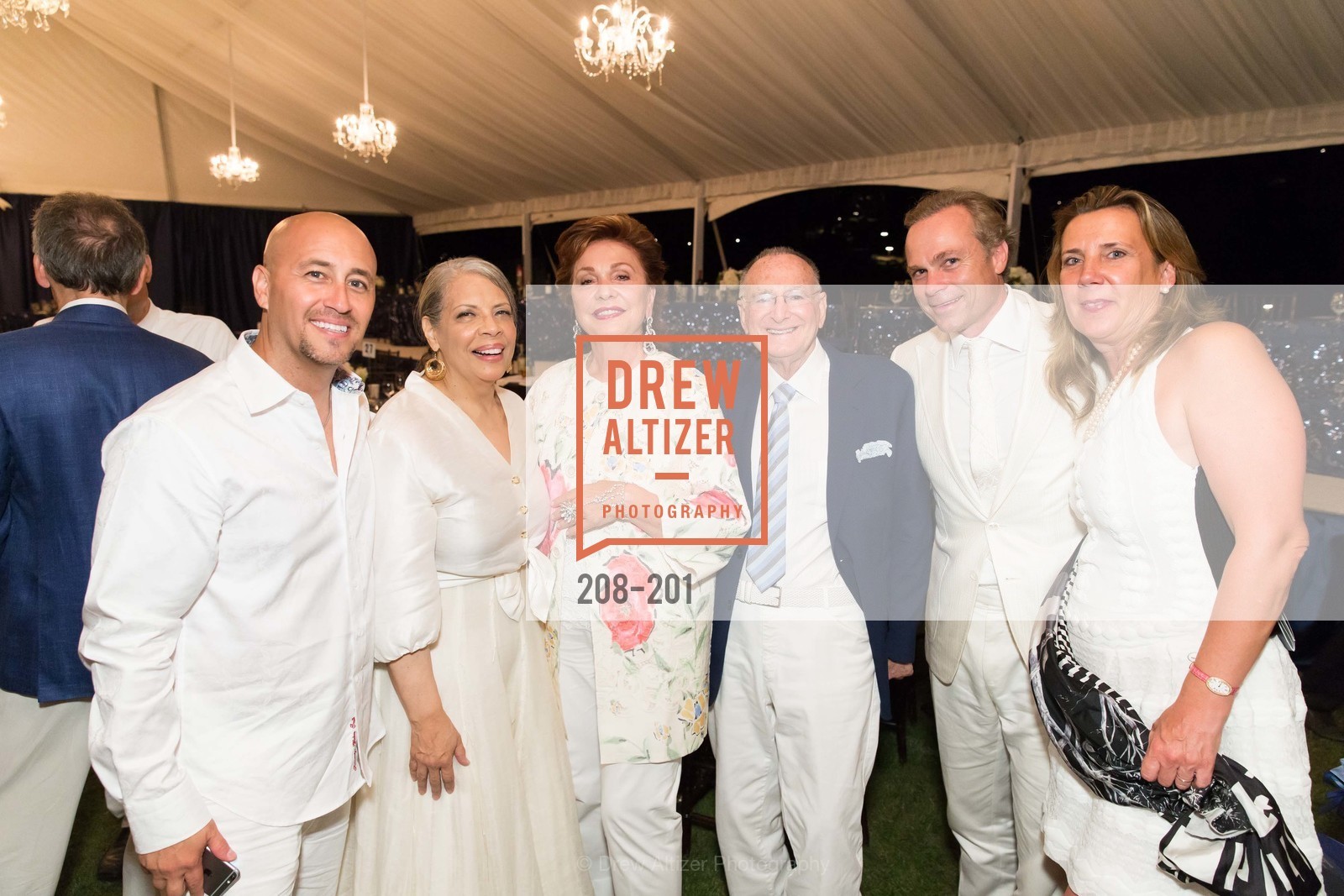 Patti Austin, Maria Manetti Shrem, Jan Shrem, Jean-Charles Boisset, Gina Gallo, Gucci & Vogue Dinner, Meadowood Napa Valley. Meadowood Napa Valley, . 900 Meadowood Ln, Photo #208-201 Patti Austin, Maria Manetti Shrem, Jan Shrem, Jean-Charles Boisset, Gina Gallo, Photo #208-201